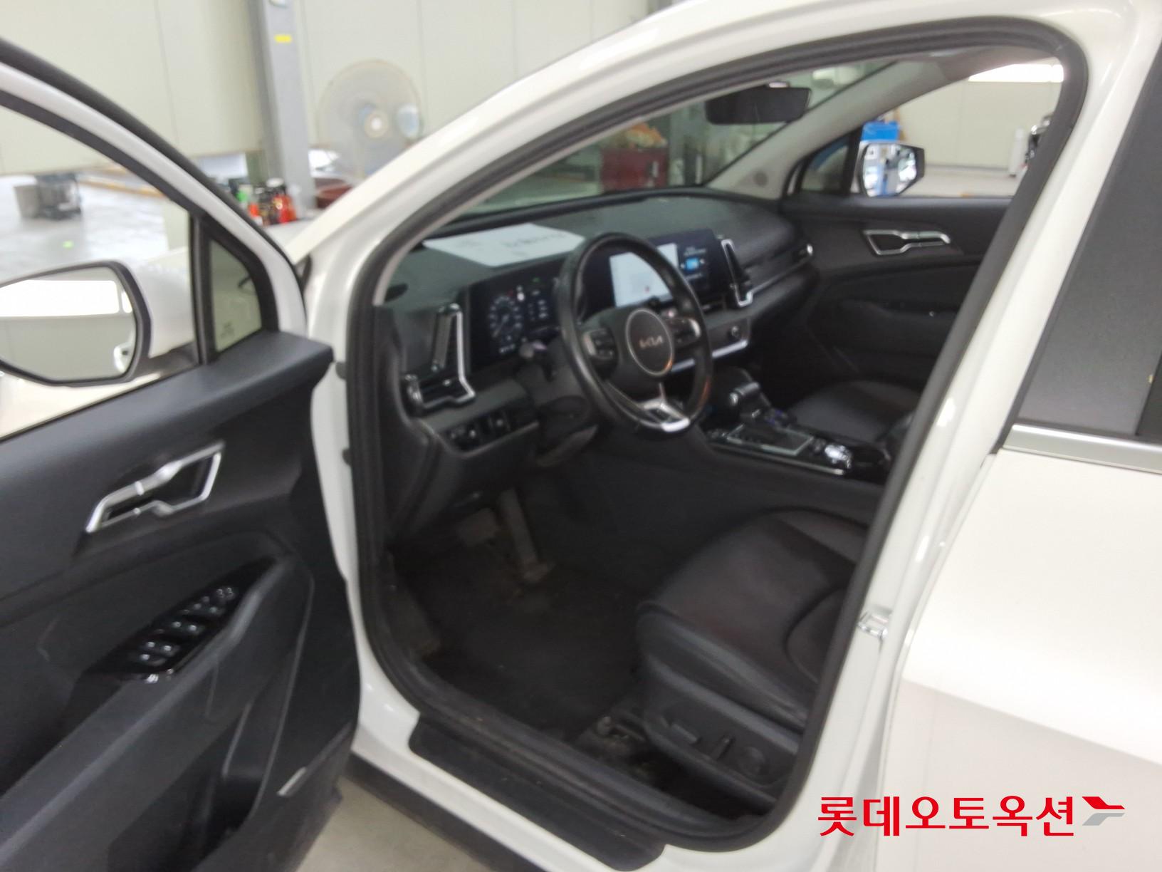 2022 - kia sportage
