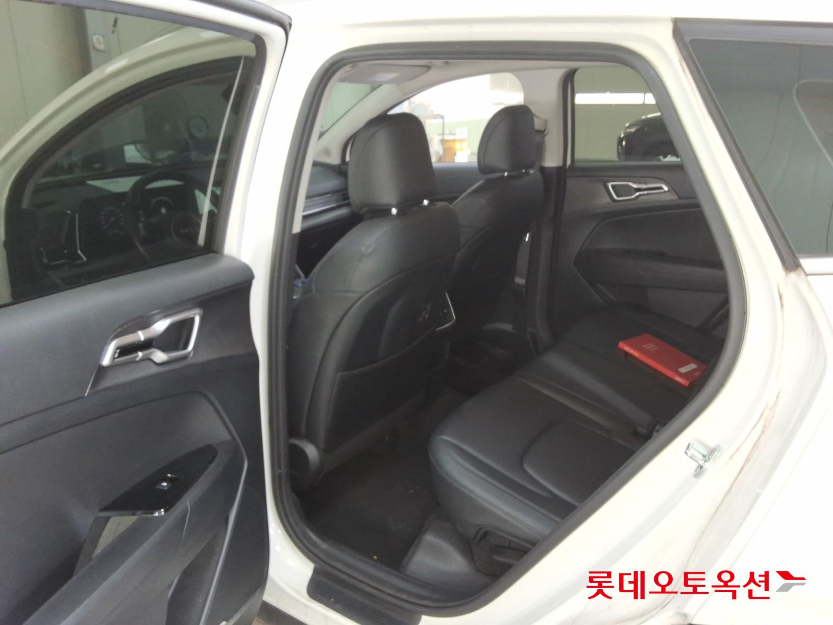 2022 - kia sportage