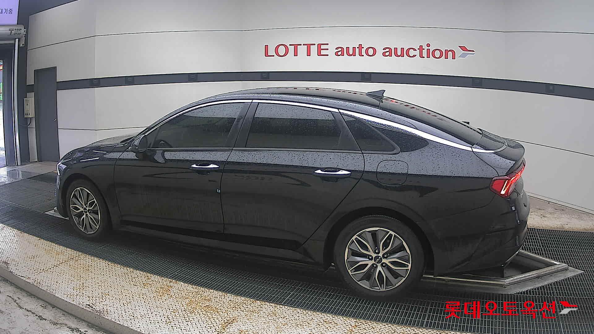 2022 - kia k5