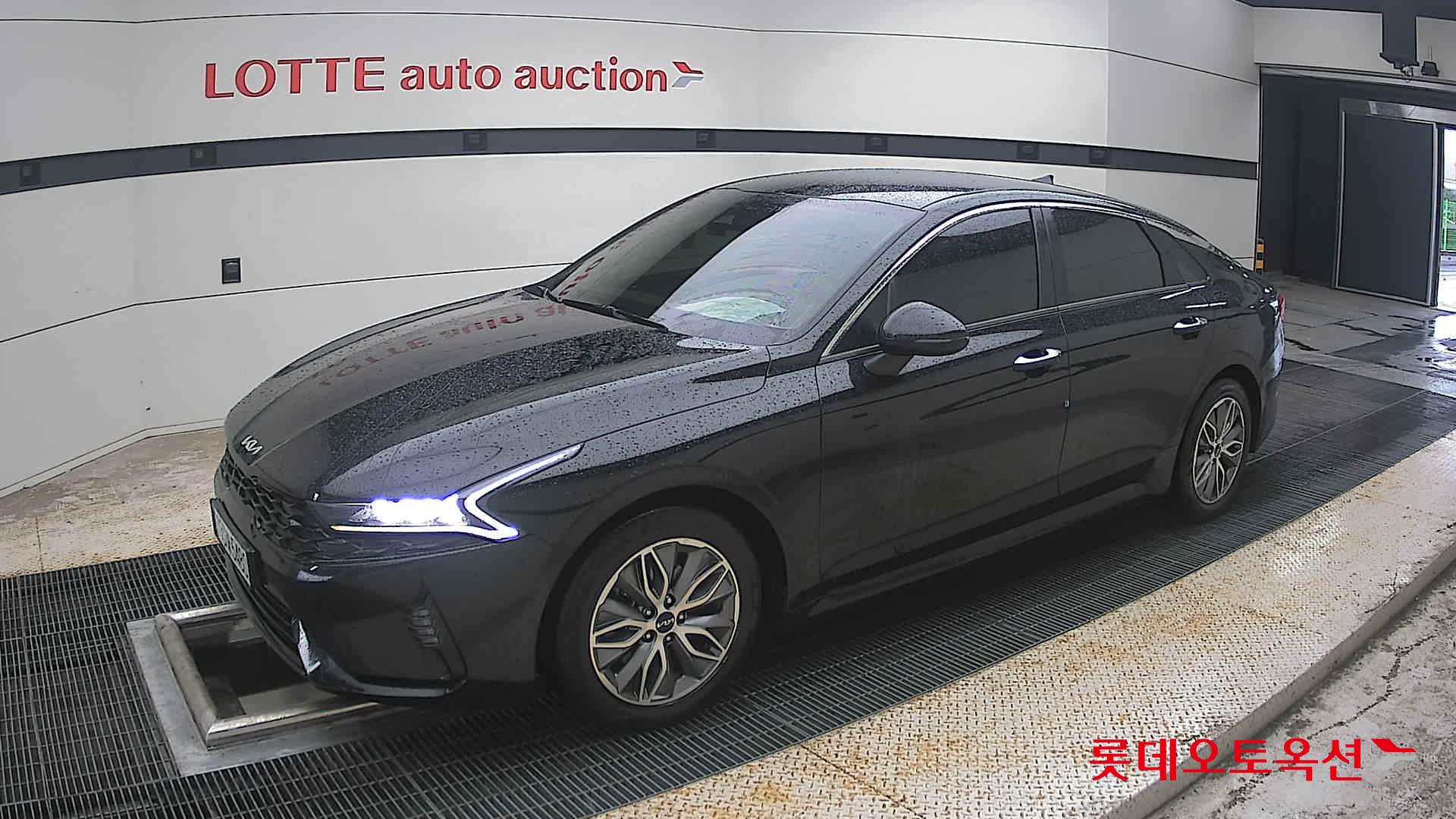 2022 - kia k5