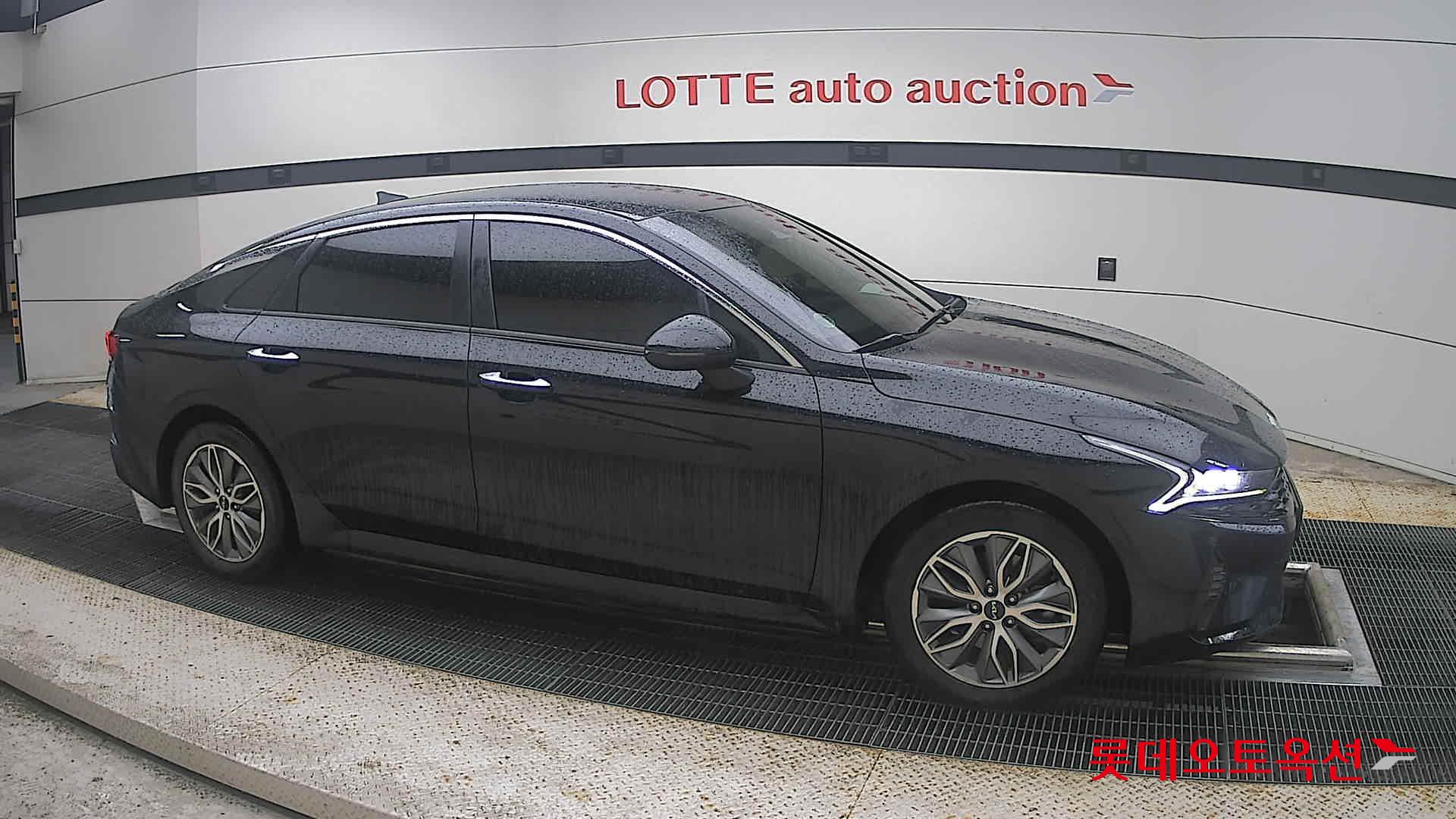 2022 - kia k5