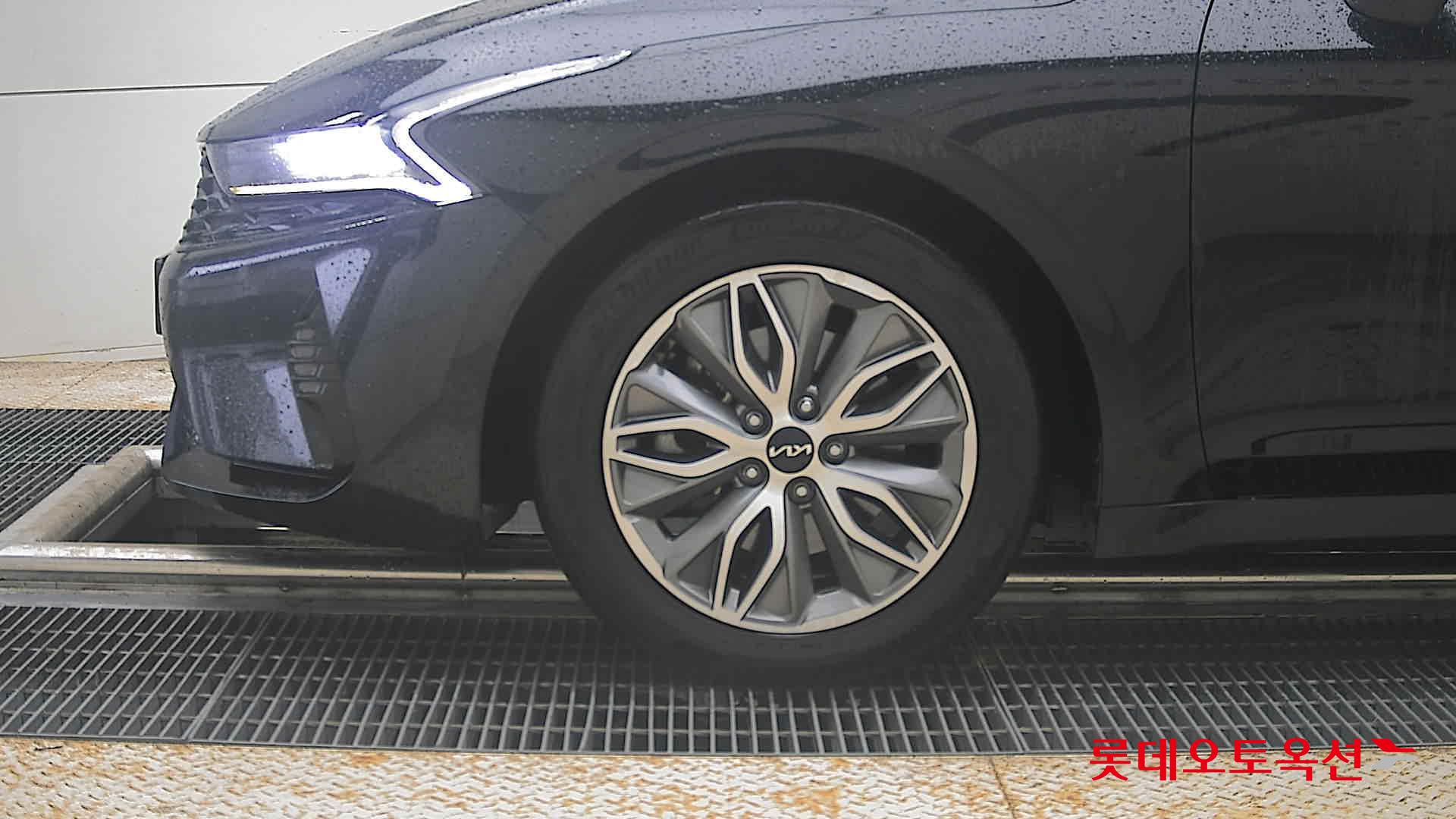 2022 - kia k5