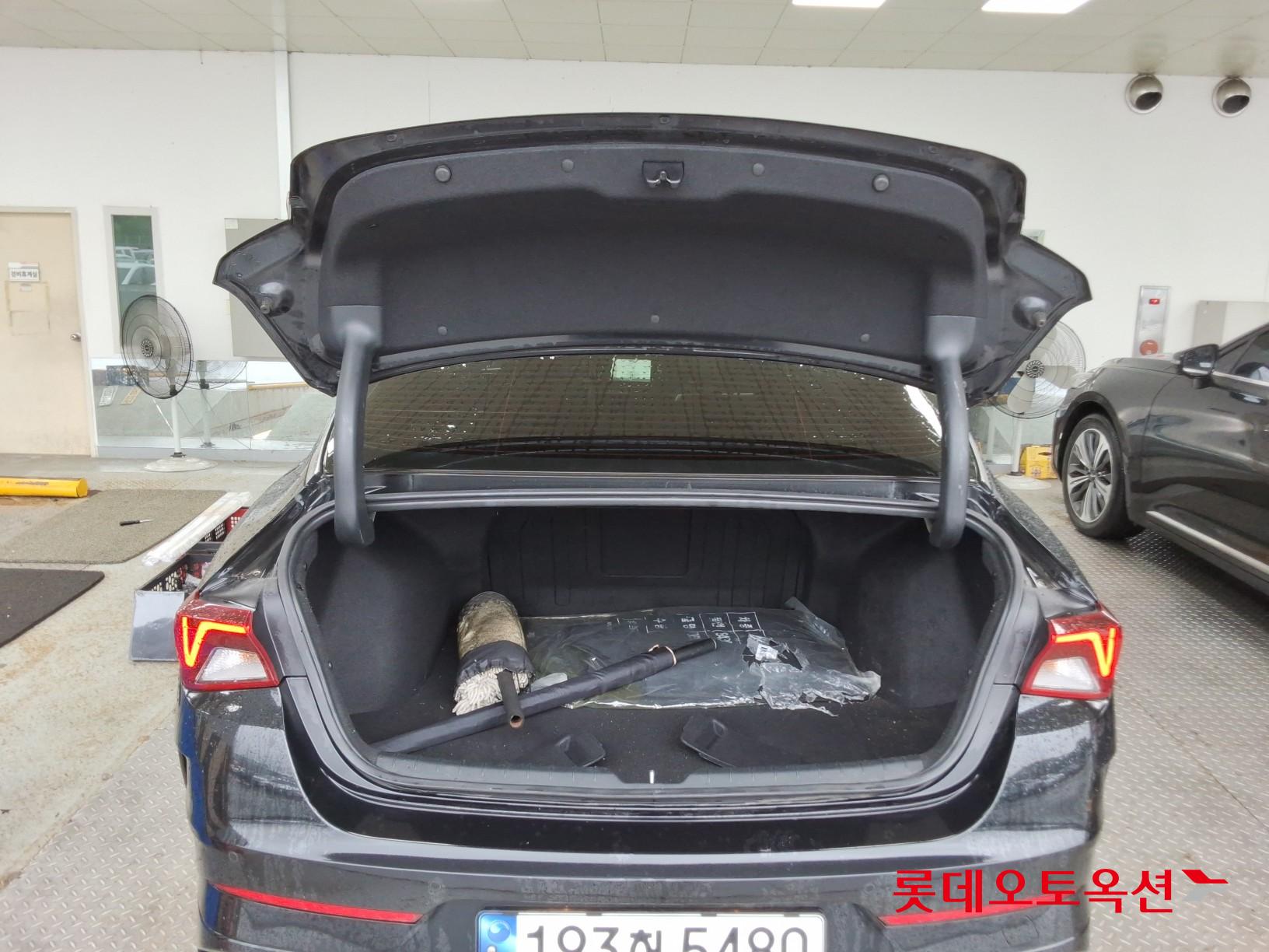 2022 - kia k5