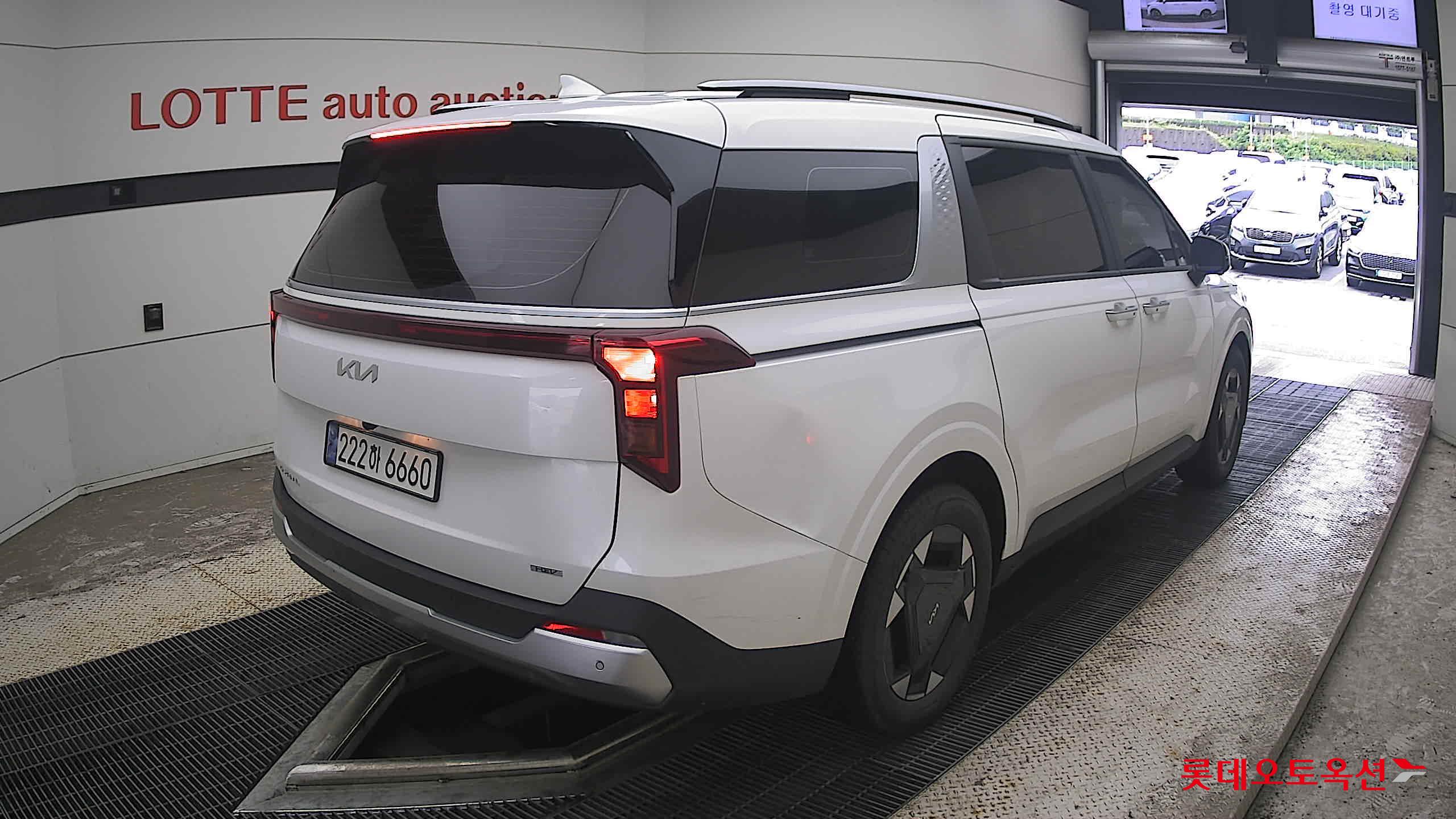 2024 - kia carnival