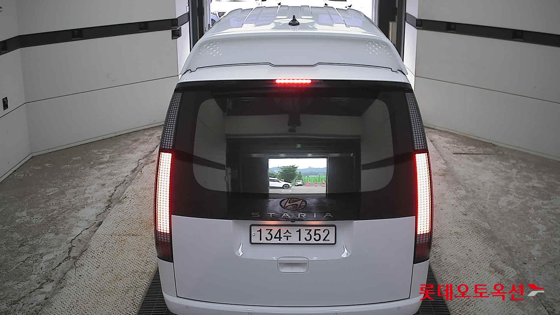 2023 - hyundai staria