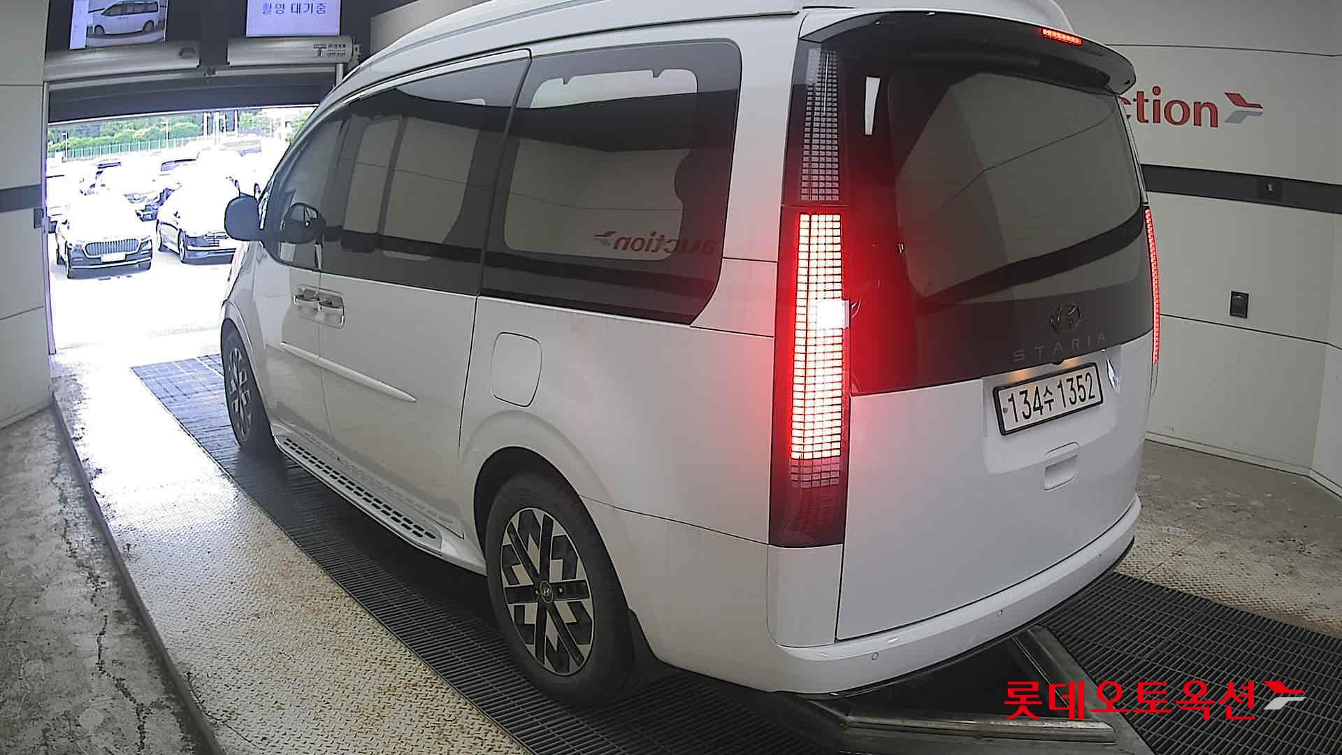2023 - hyundai staria