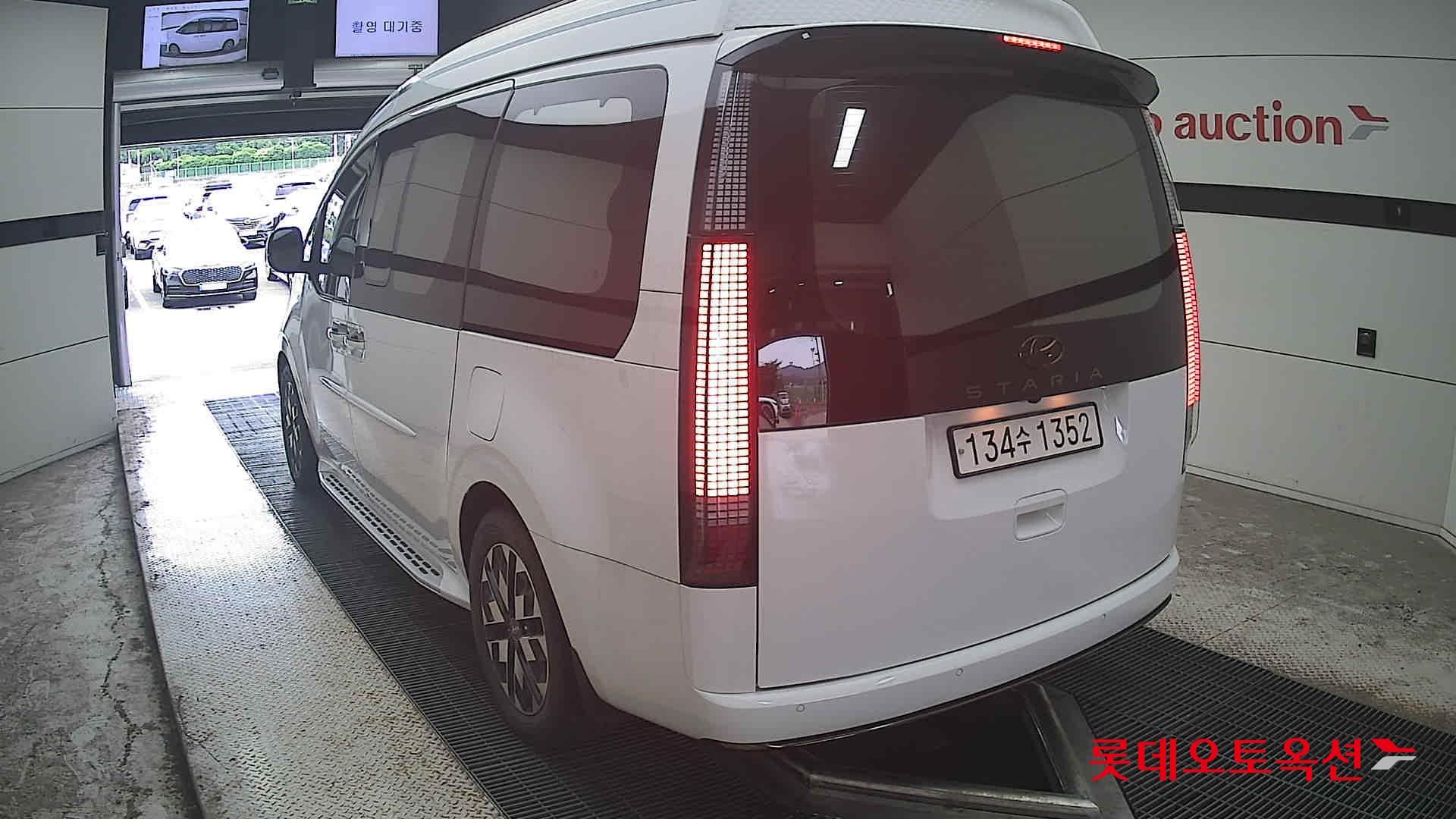 2023 - hyundai staria