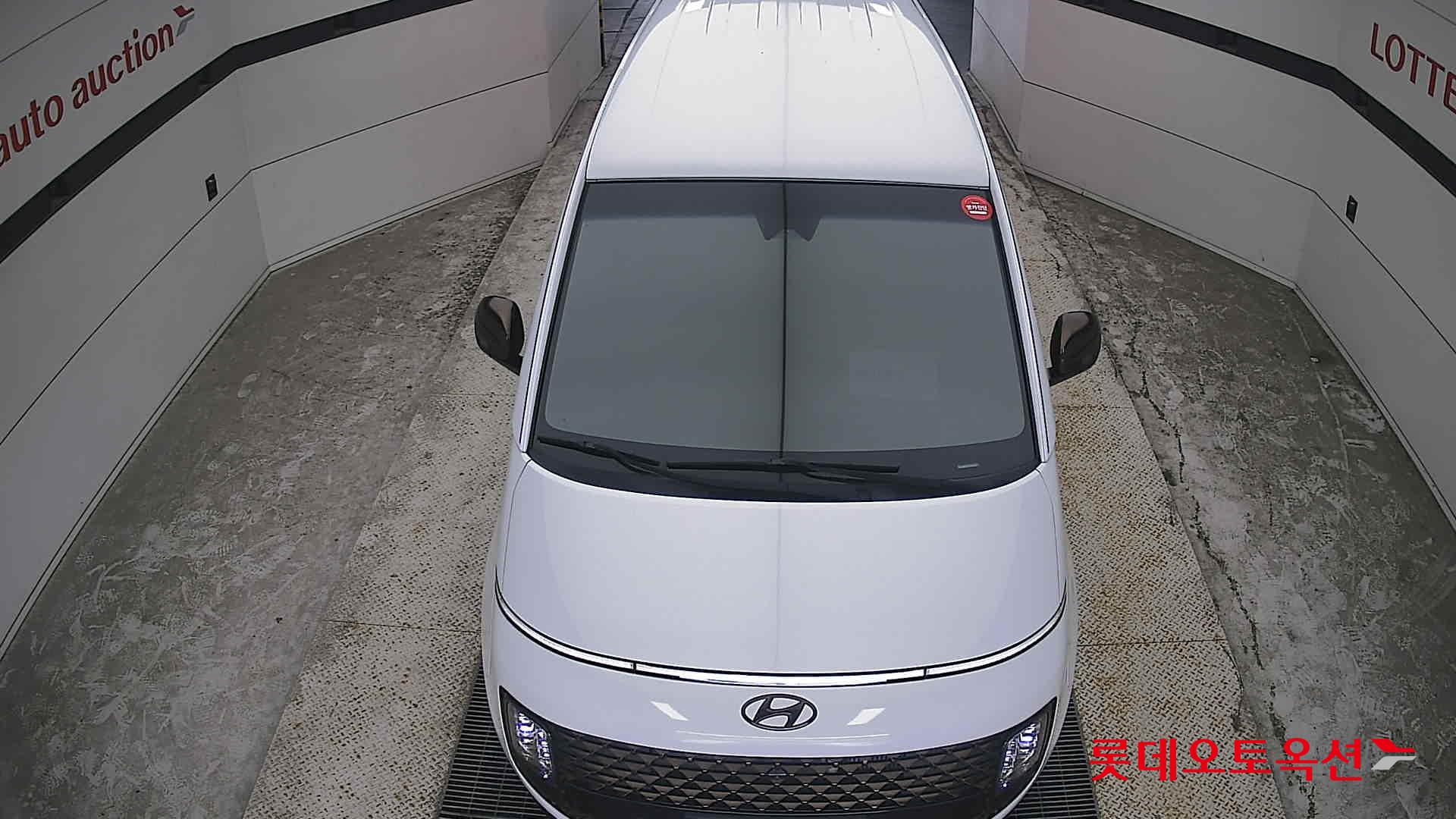 2023 - hyundai staria