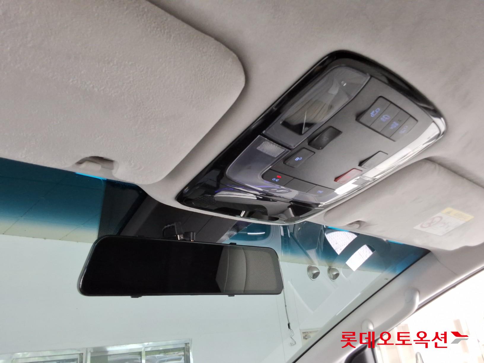 2023 - hyundai staria