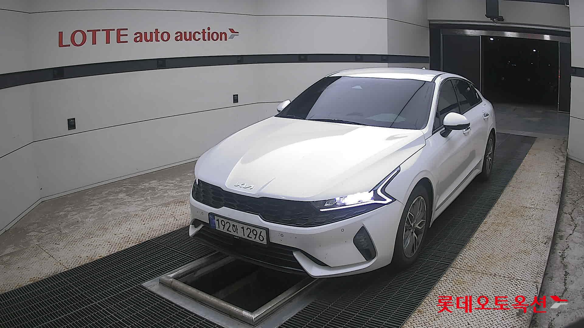2023 - kia k5