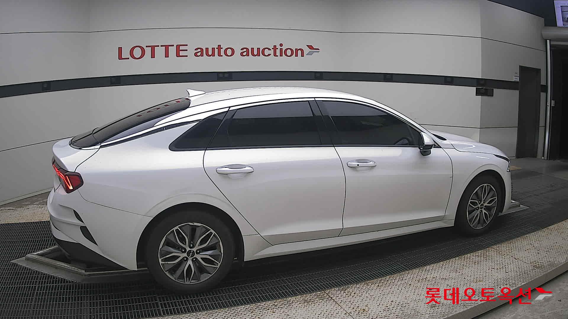 2023 - kia k5