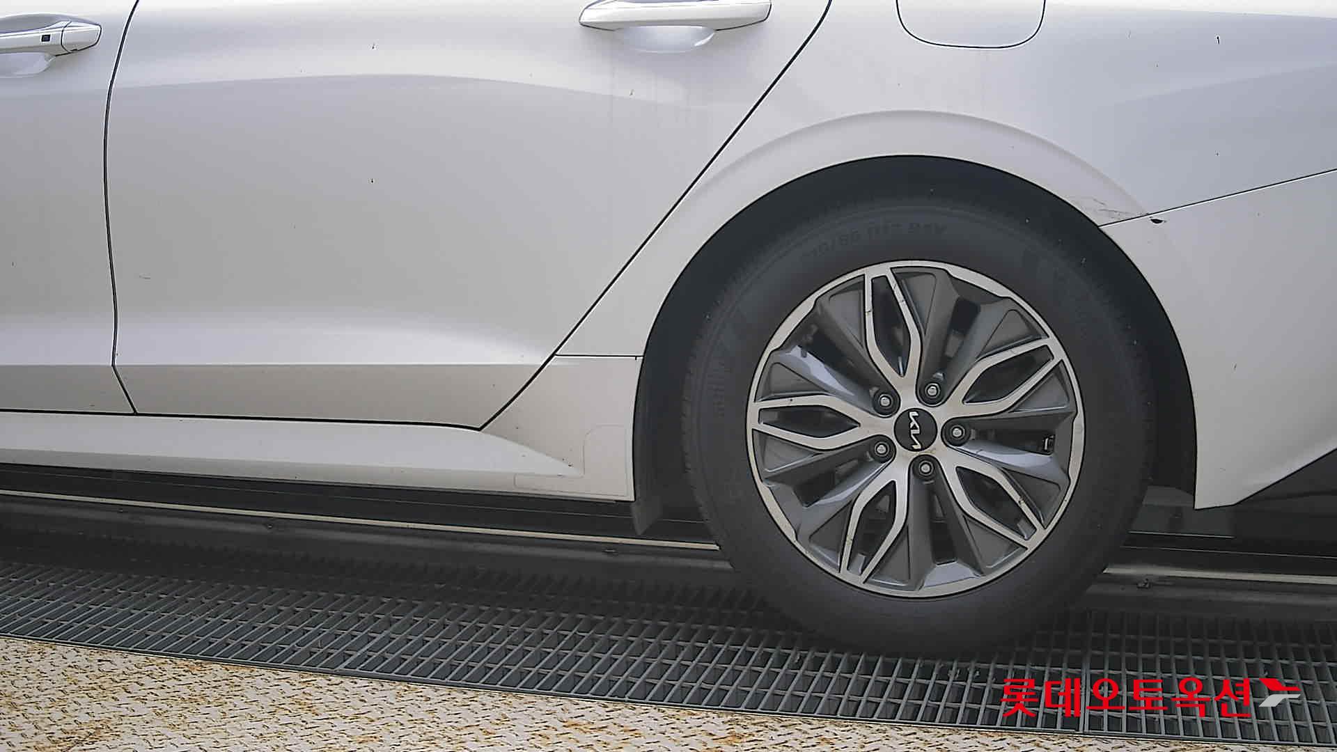 2023 - kia k5
