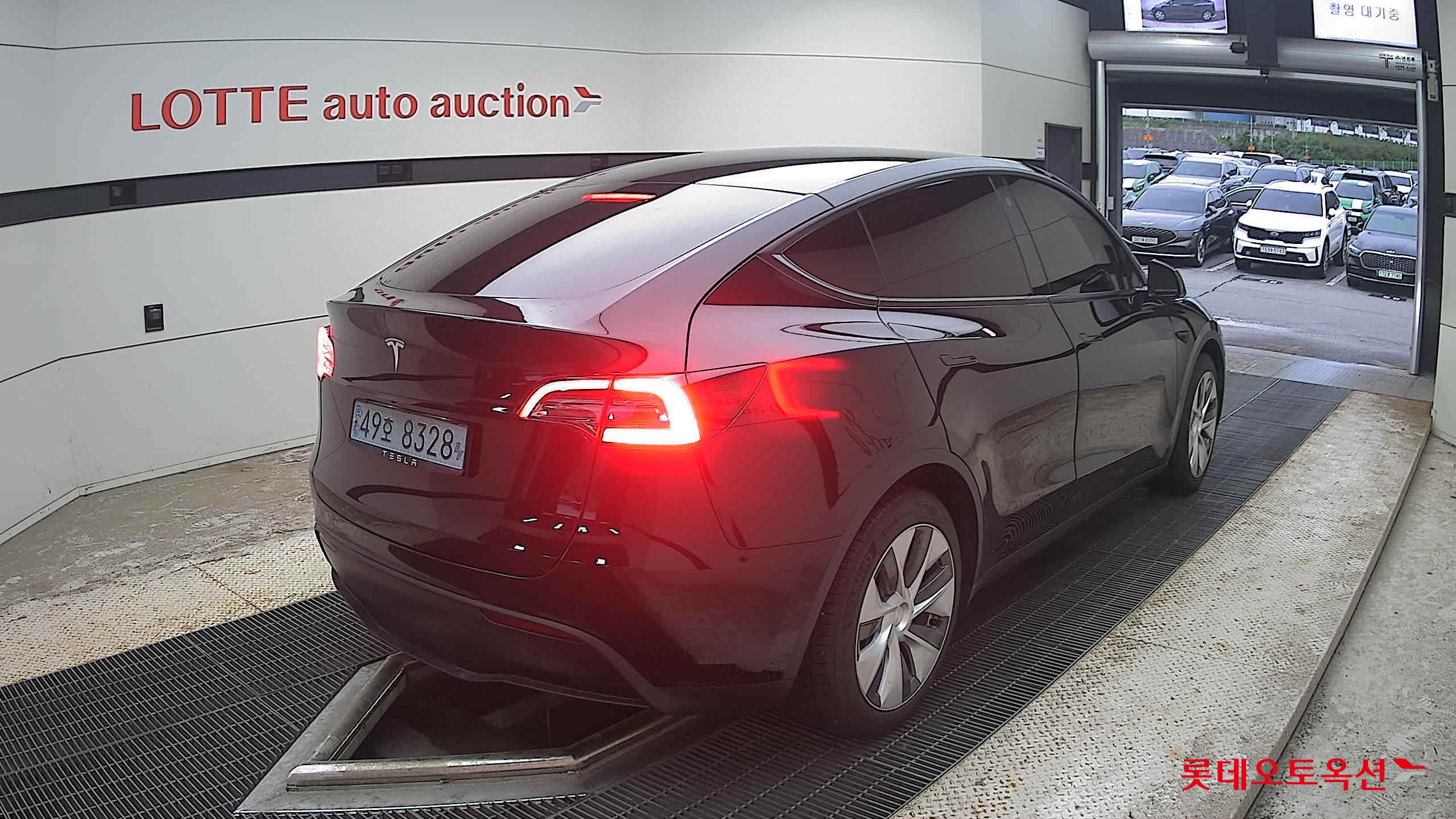 2021 - tesla model y