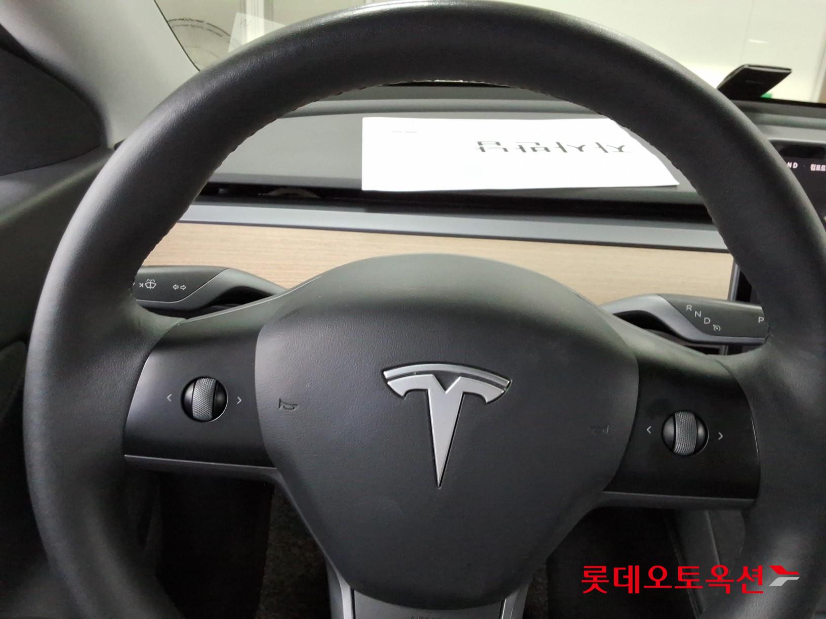 2021 - tesla model y