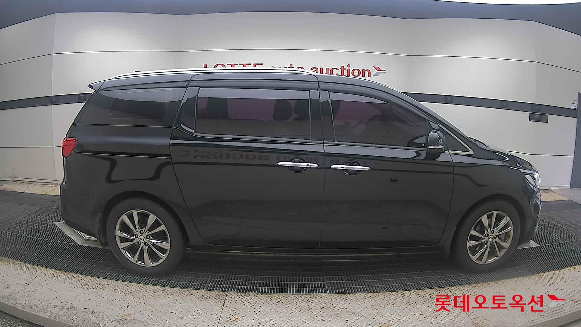 2020 - kia carnival