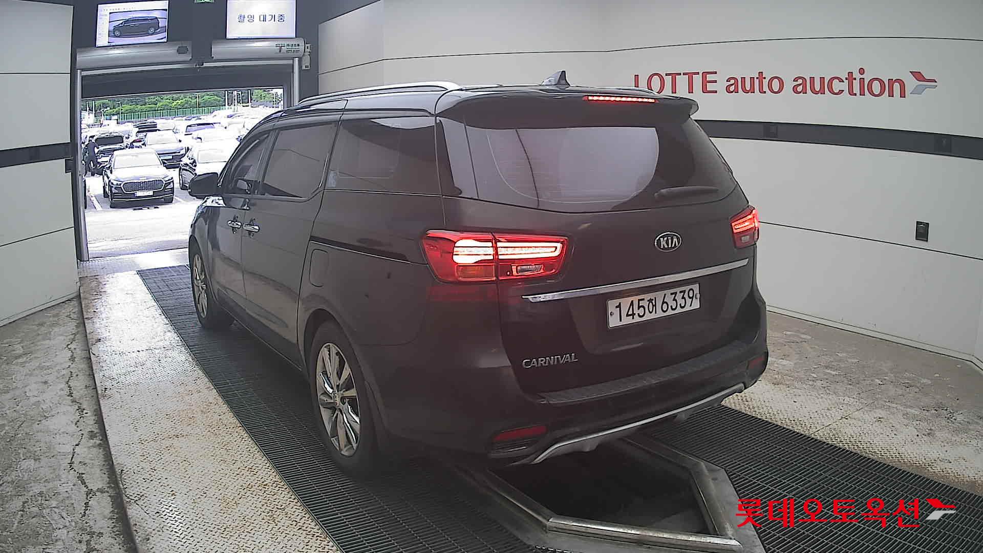 2020 - kia carnival