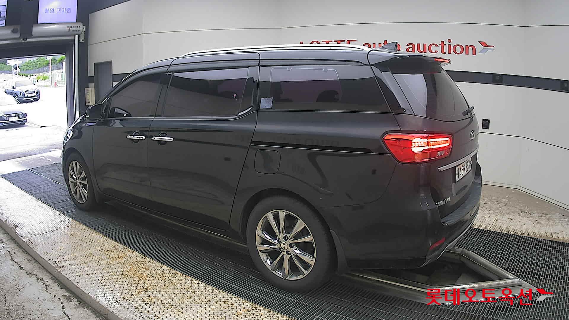 2020 - kia carnival