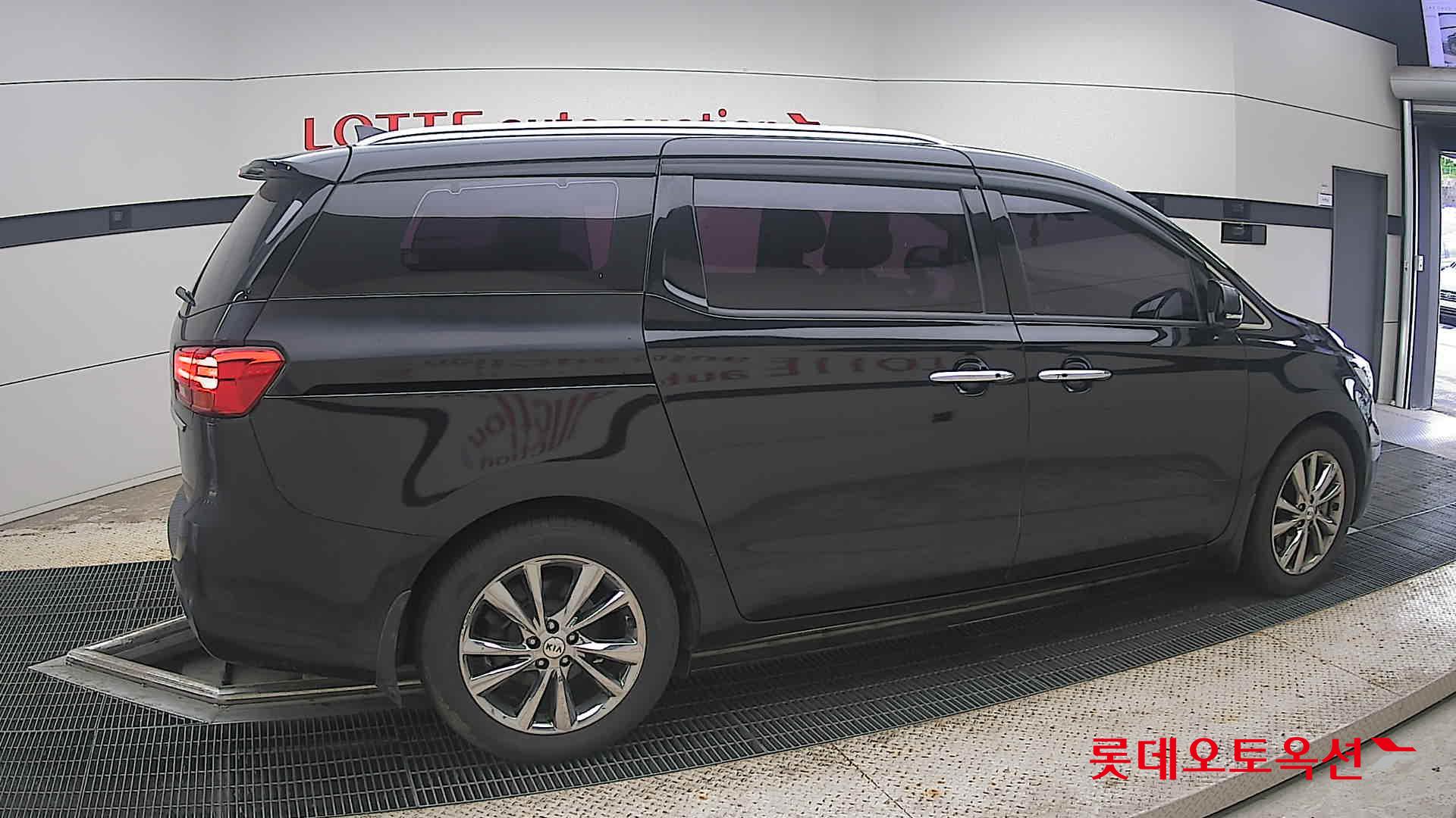 2020 - kia carnival