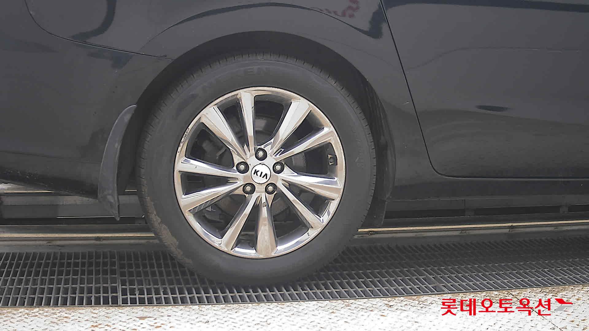 2020 - kia carnival