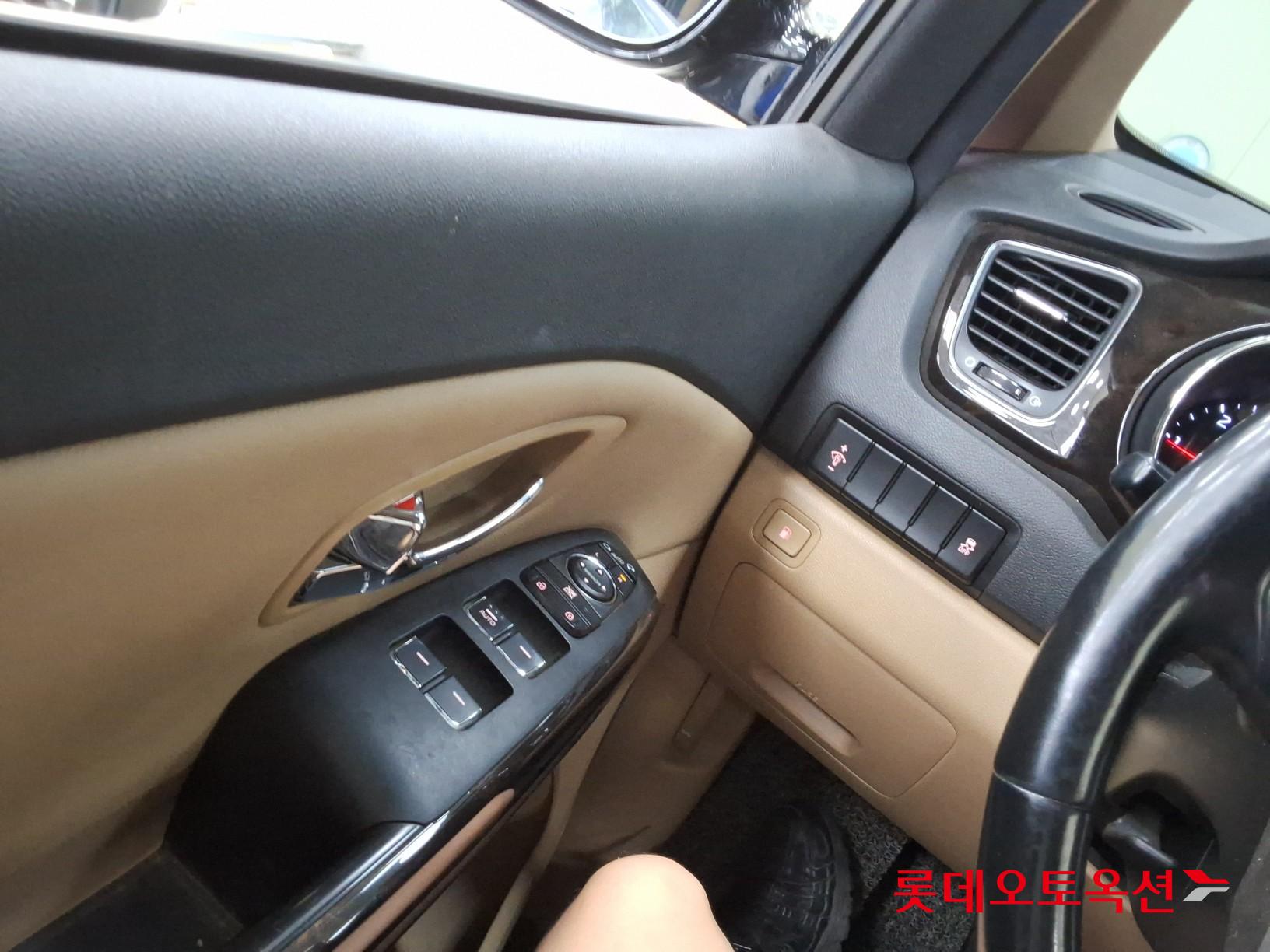 2020 - kia carnival