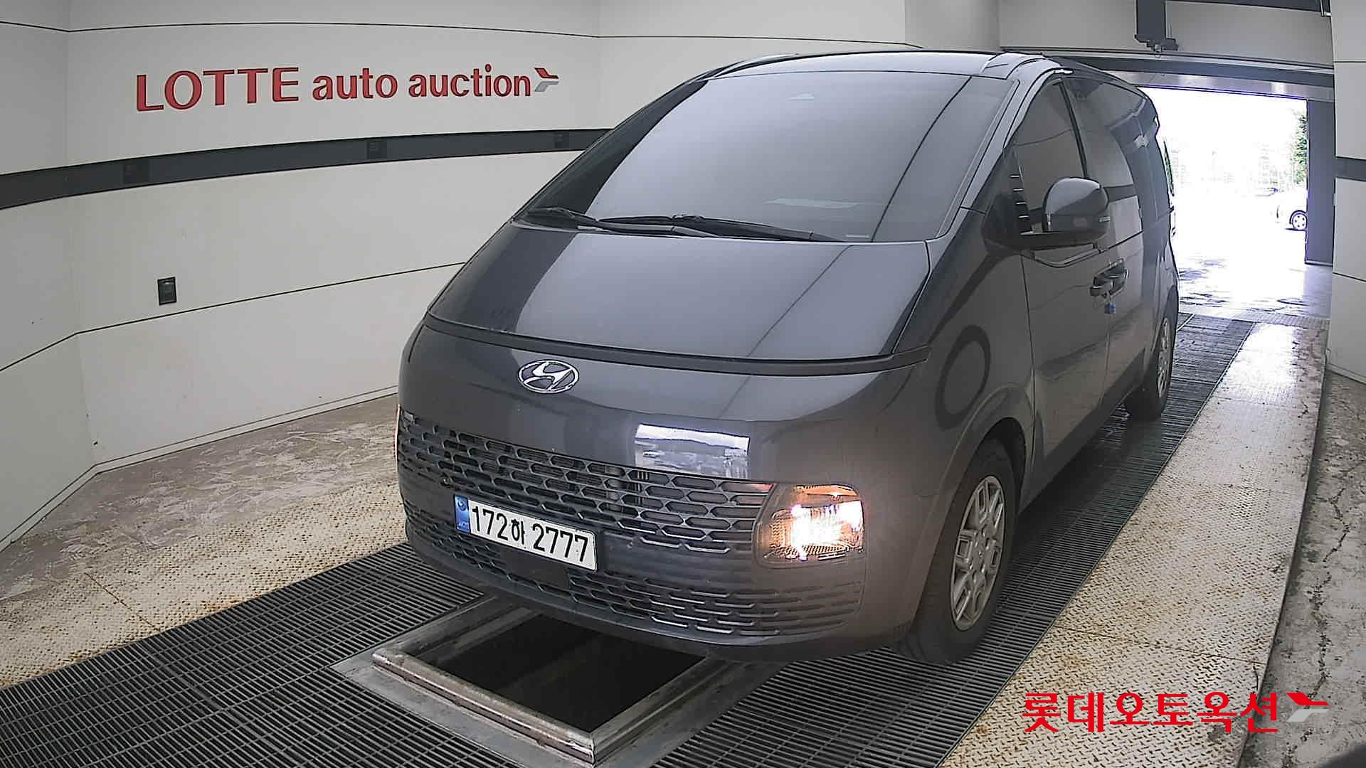 2022 - hyundai staria