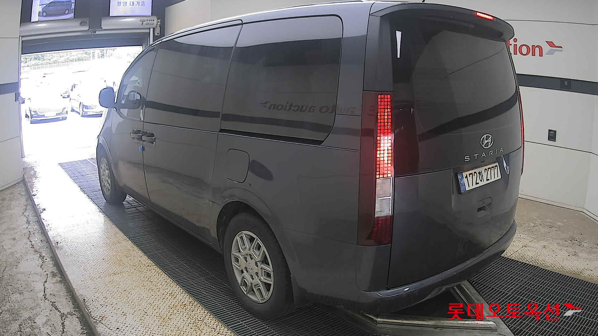 2022 - hyundai staria