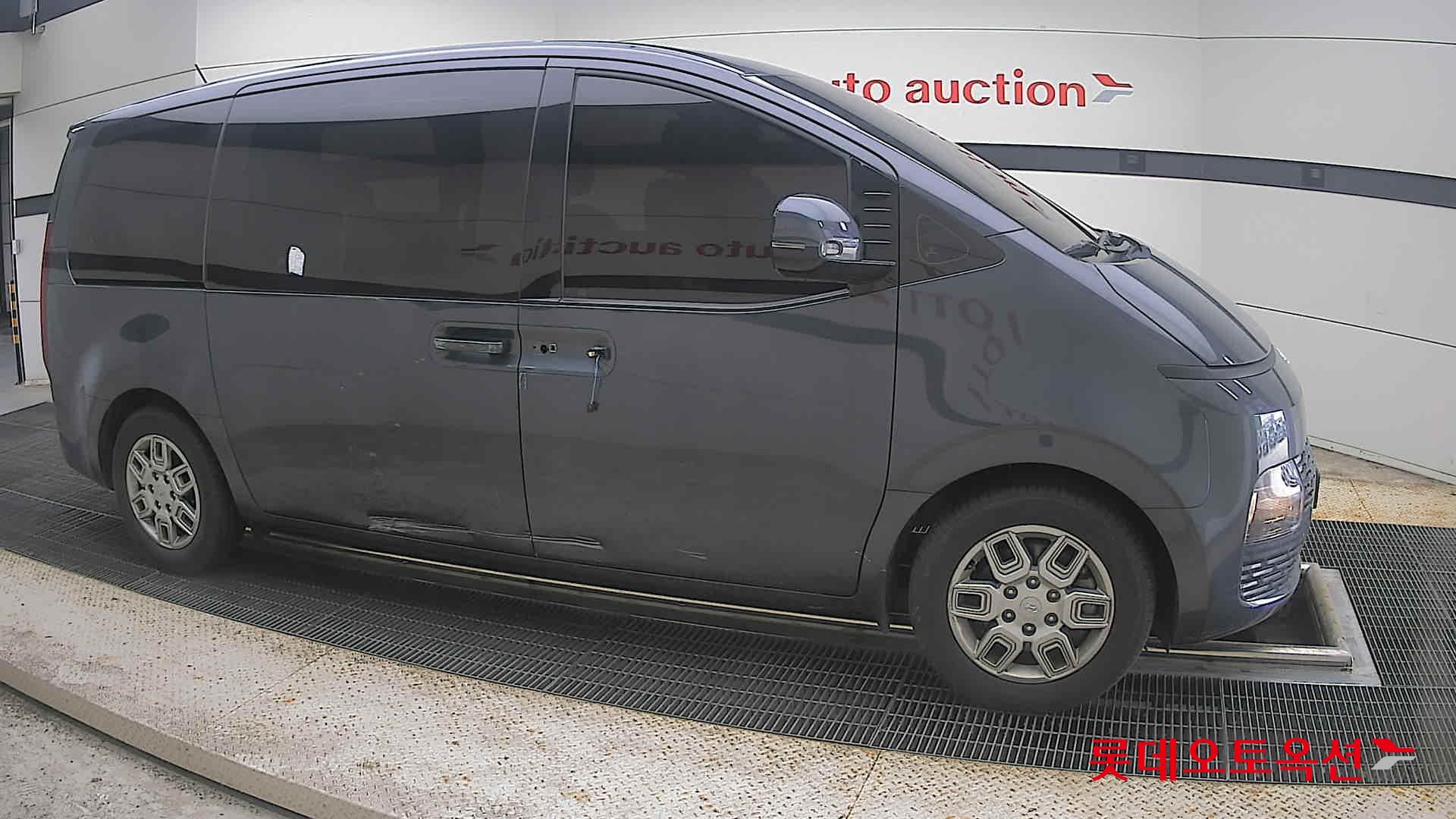 2022 - hyundai staria