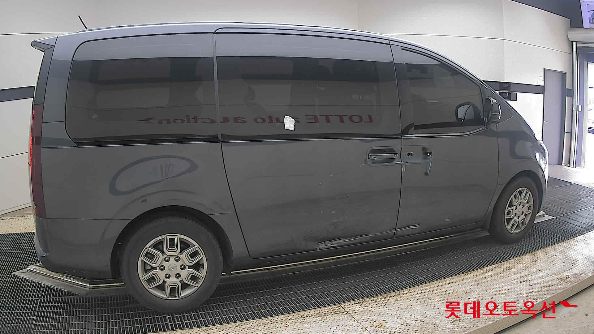 2022 - hyundai staria
