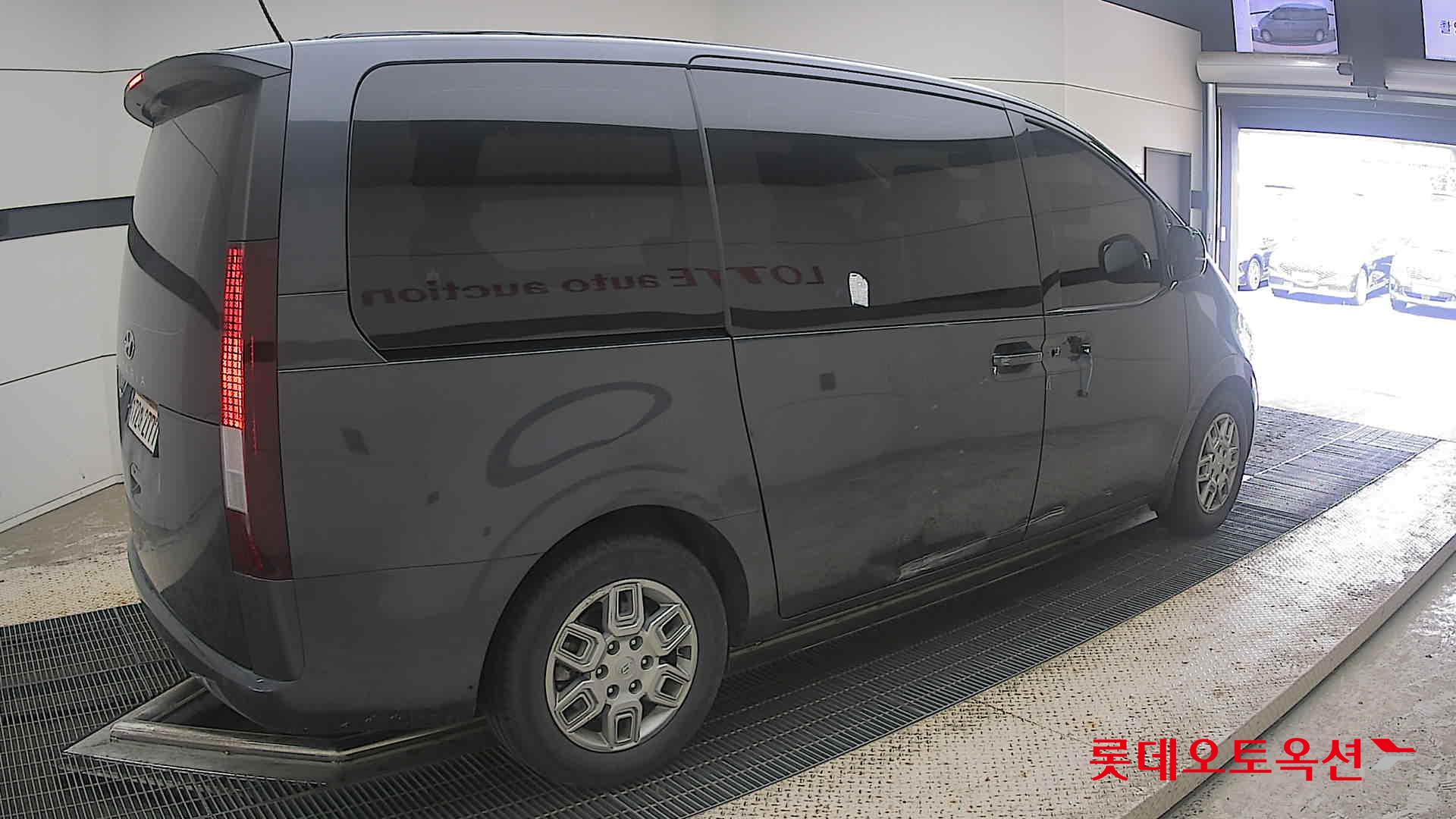 2022 - hyundai staria
