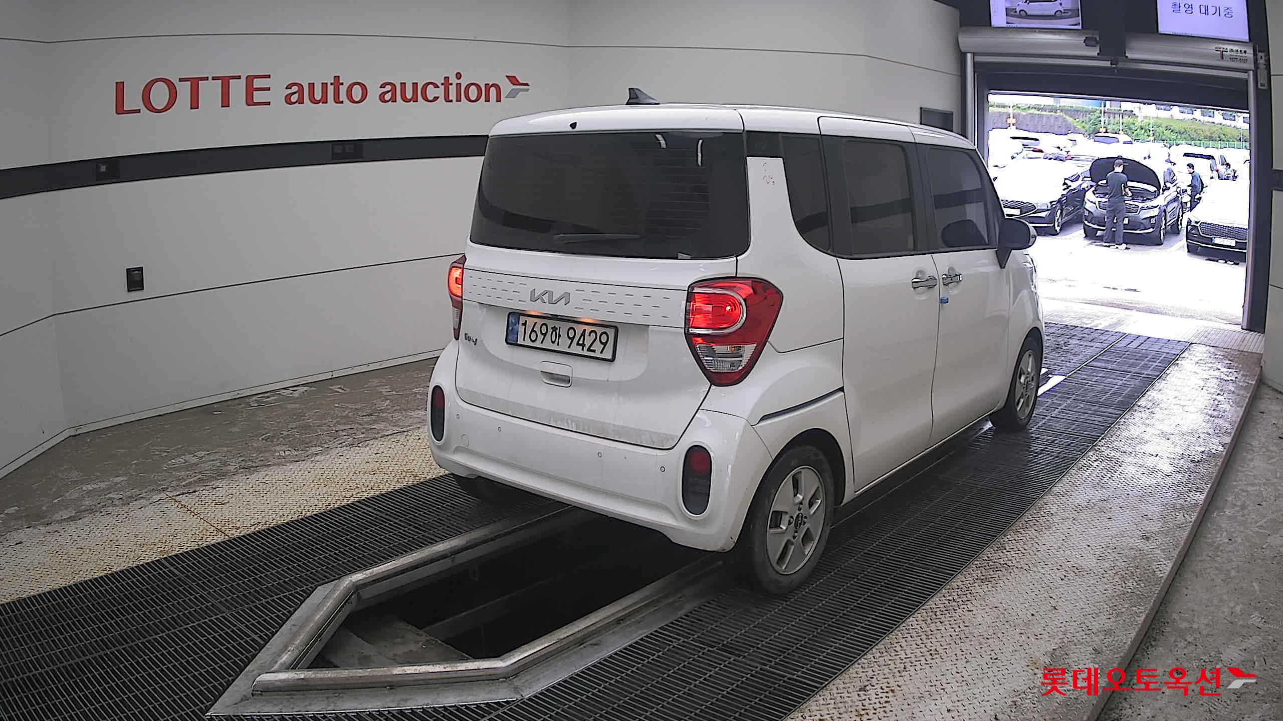 2022 - kia ray