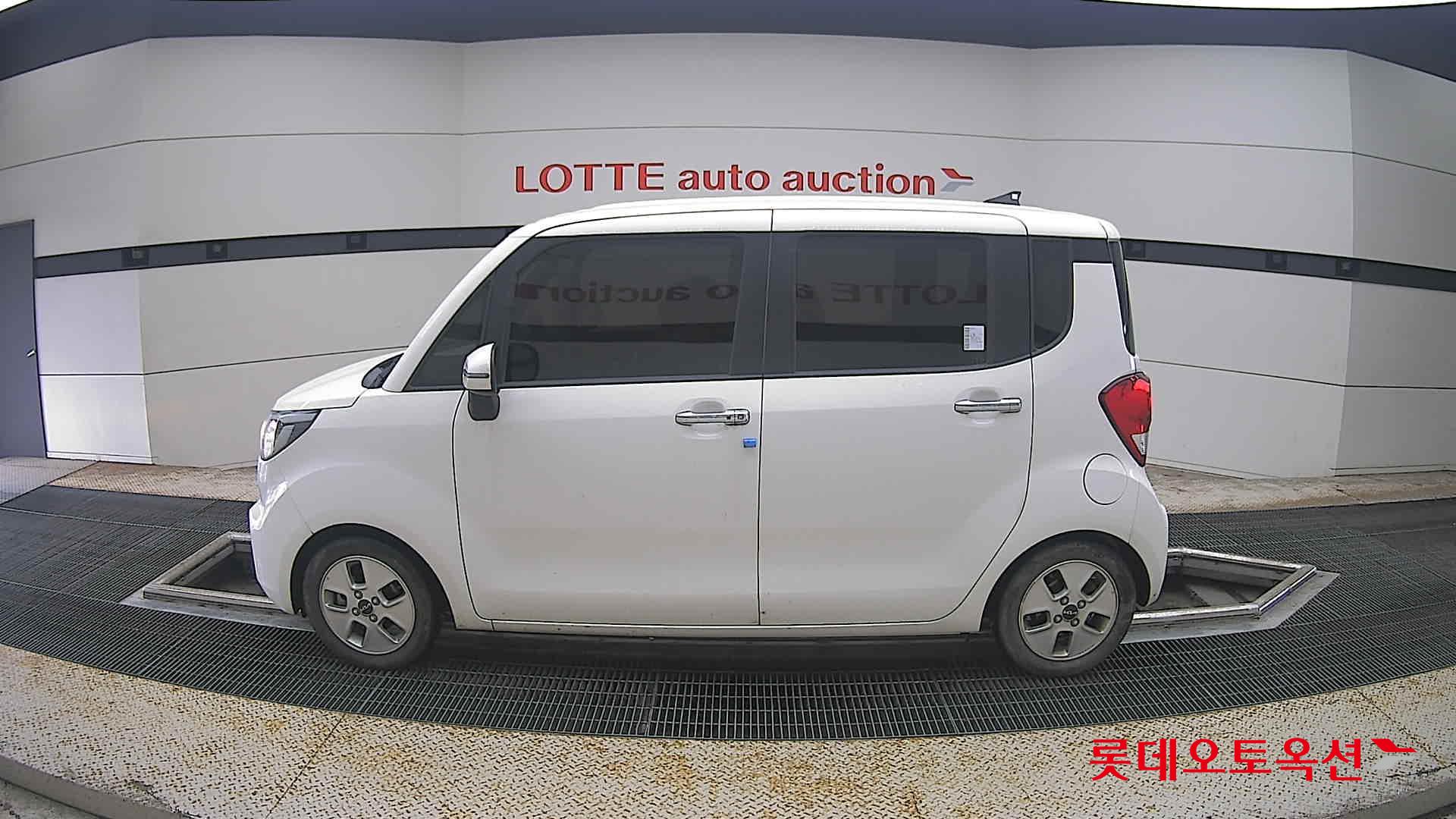 2022 - kia ray
