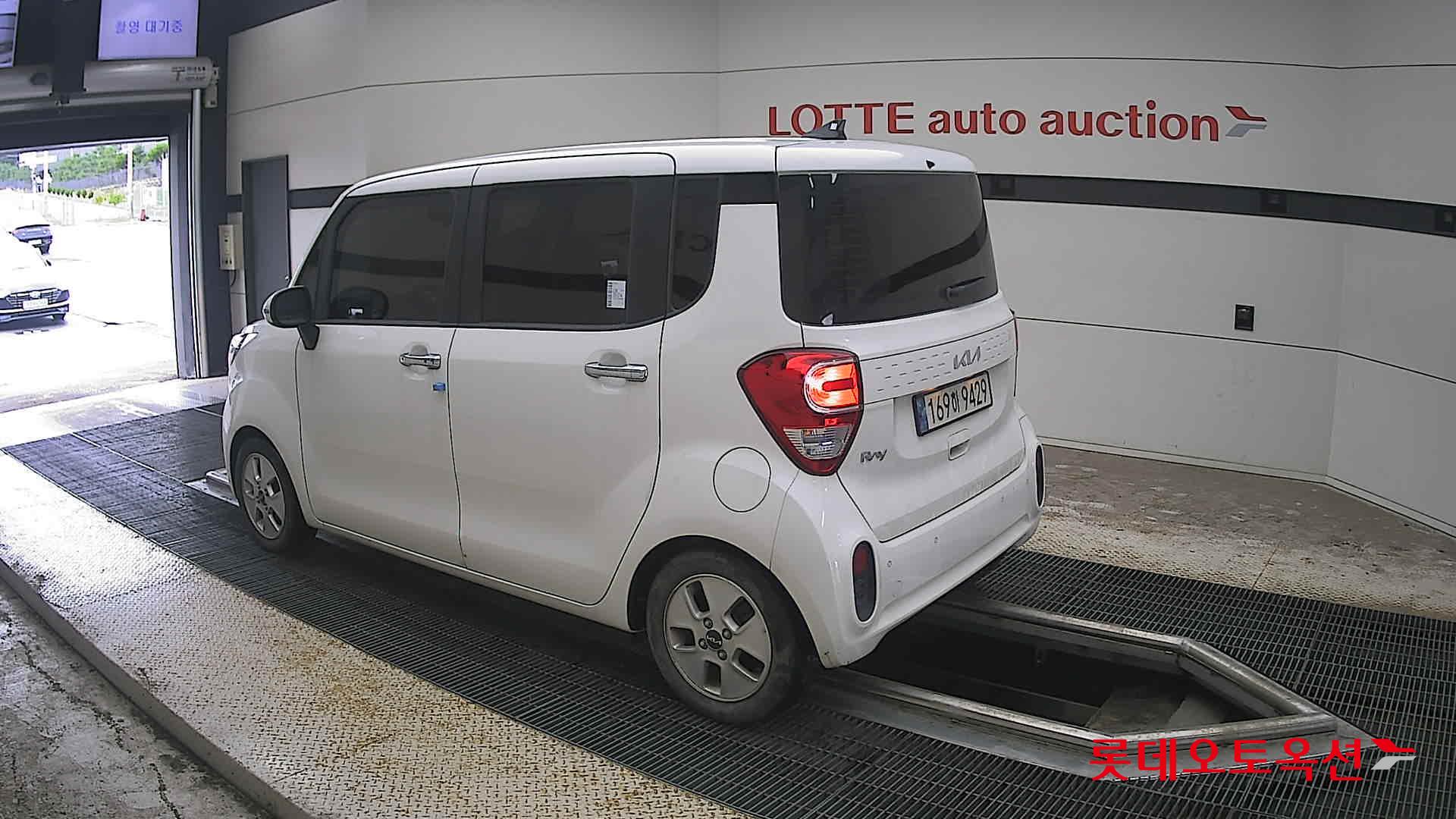 2022 - kia ray