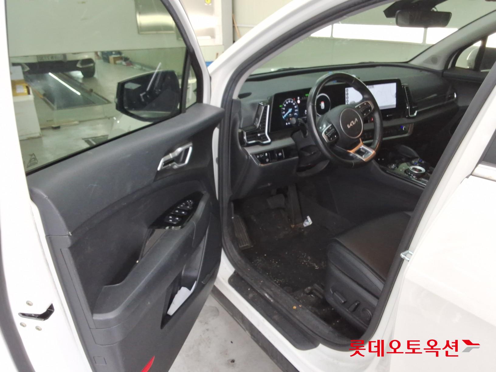 2022 - kia sportage