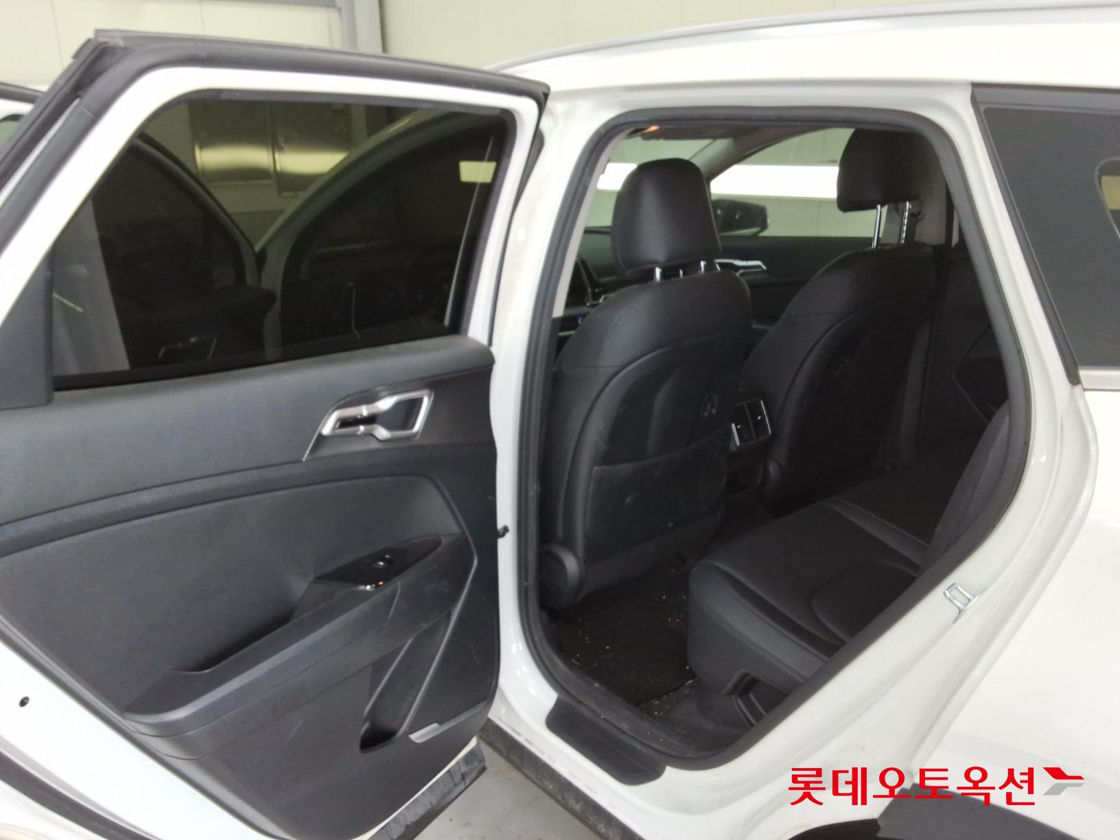 2022 - kia sportage