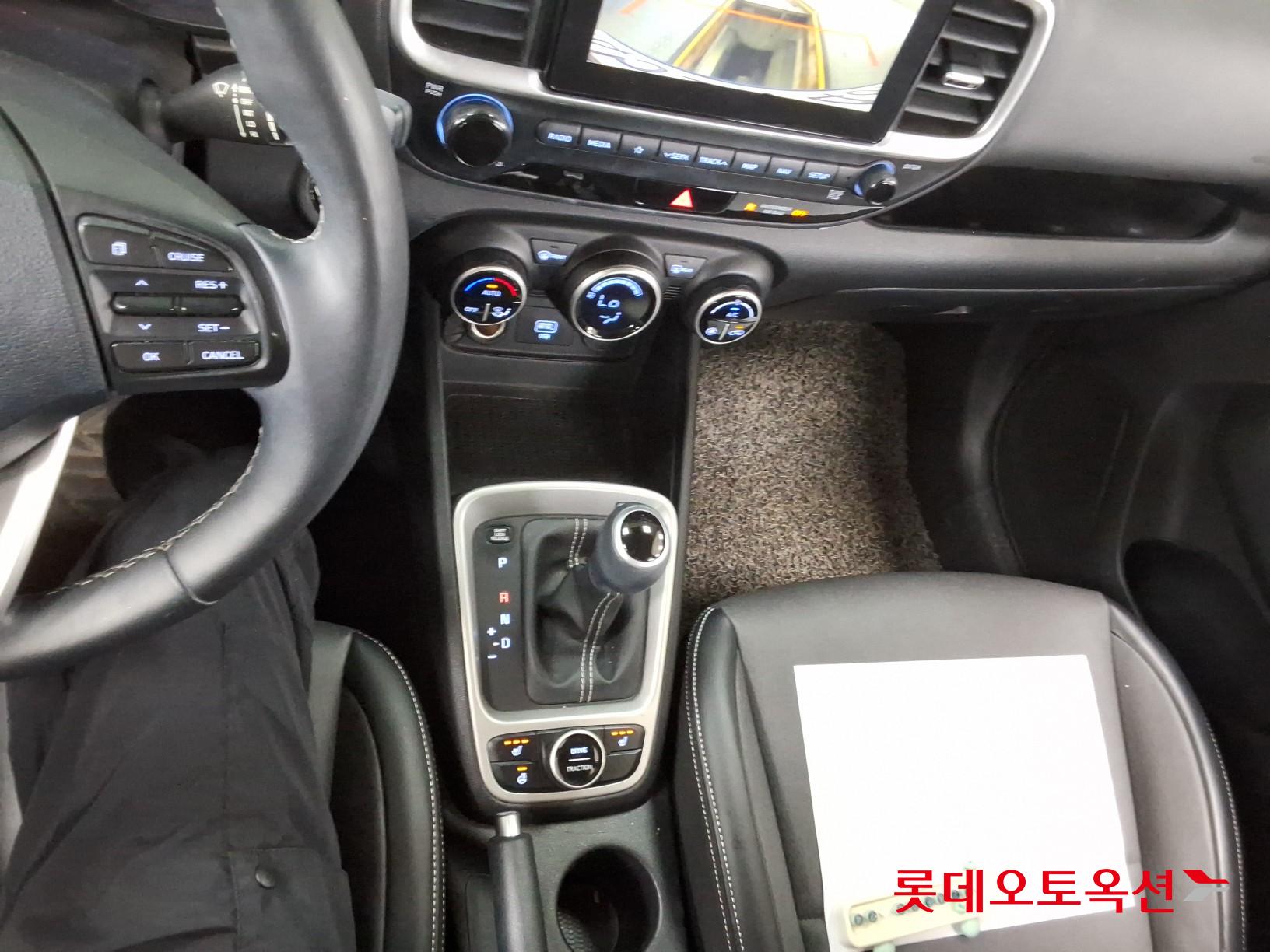 2020 - hyundai venue