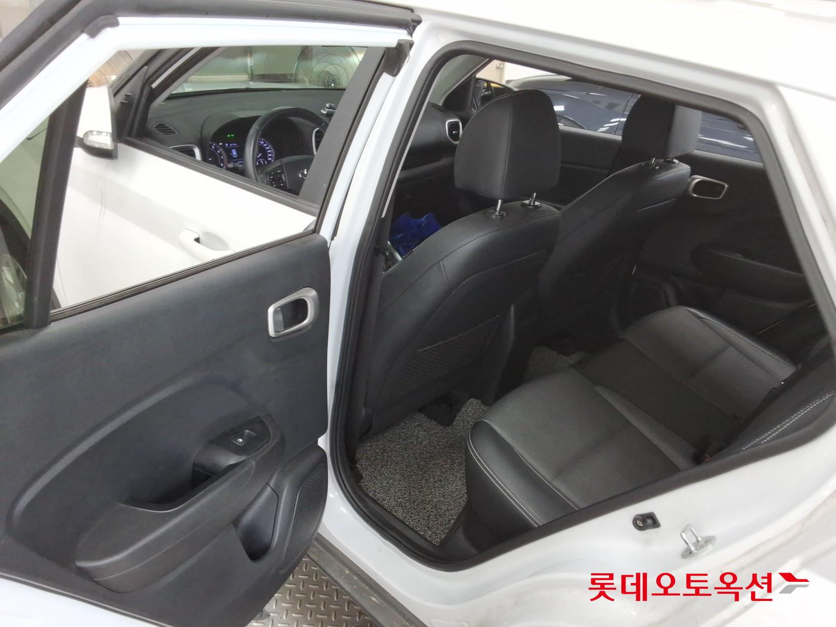 2020 - hyundai venue