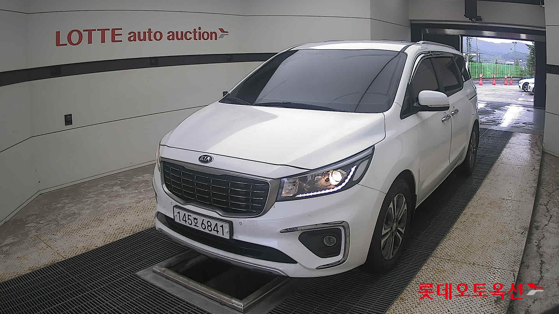 2020 - kia carnival