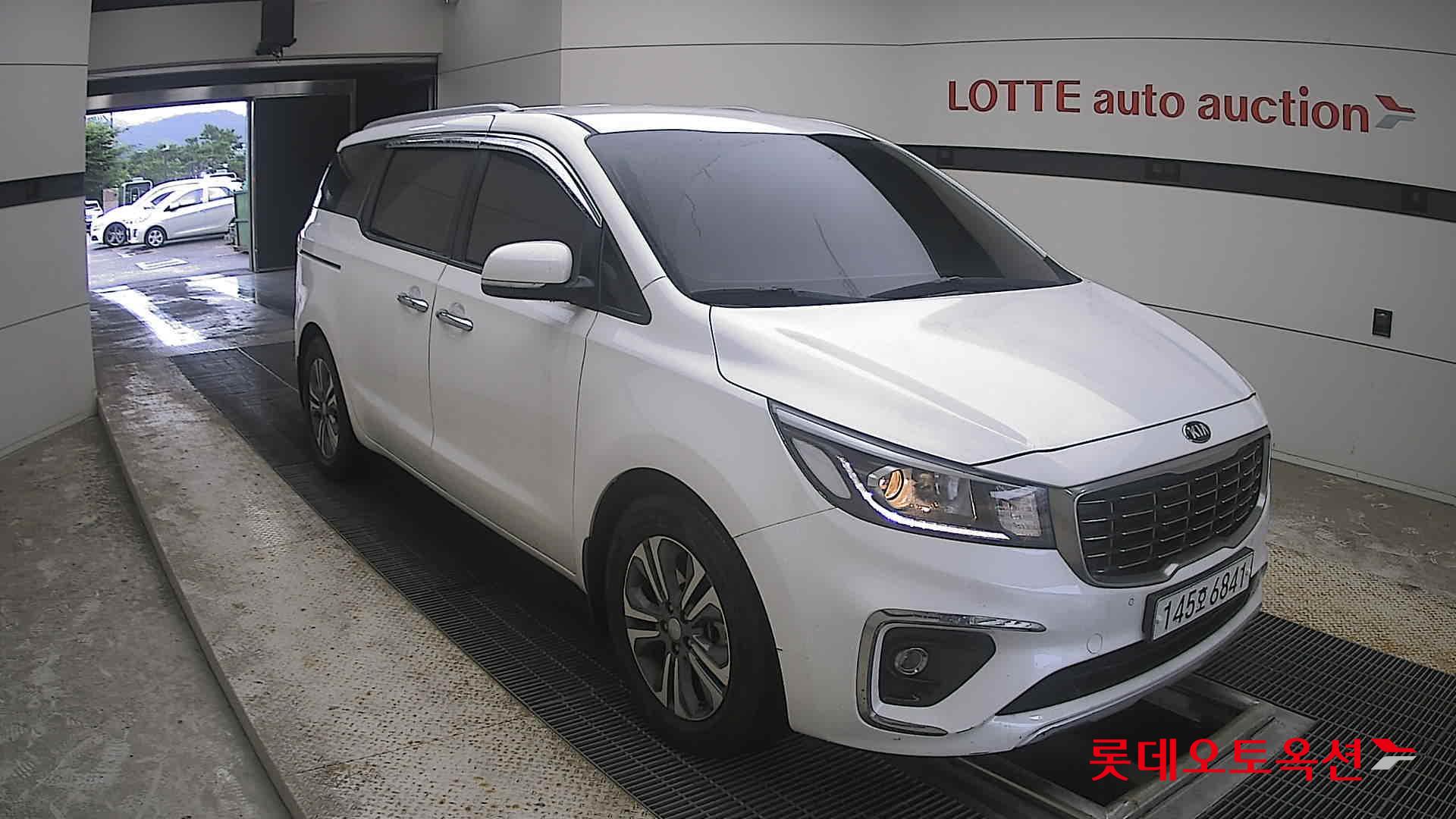 2020 - kia carnival