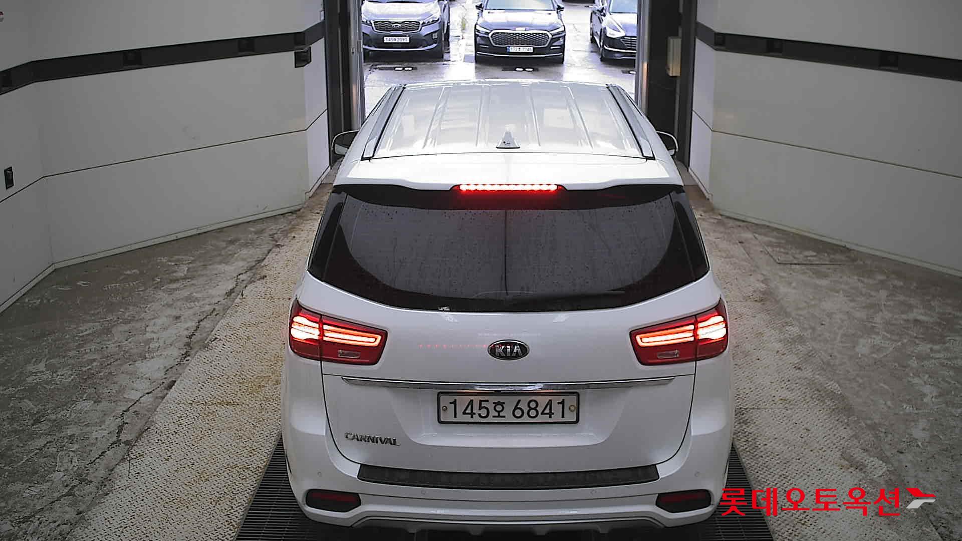 2020 - kia carnival
