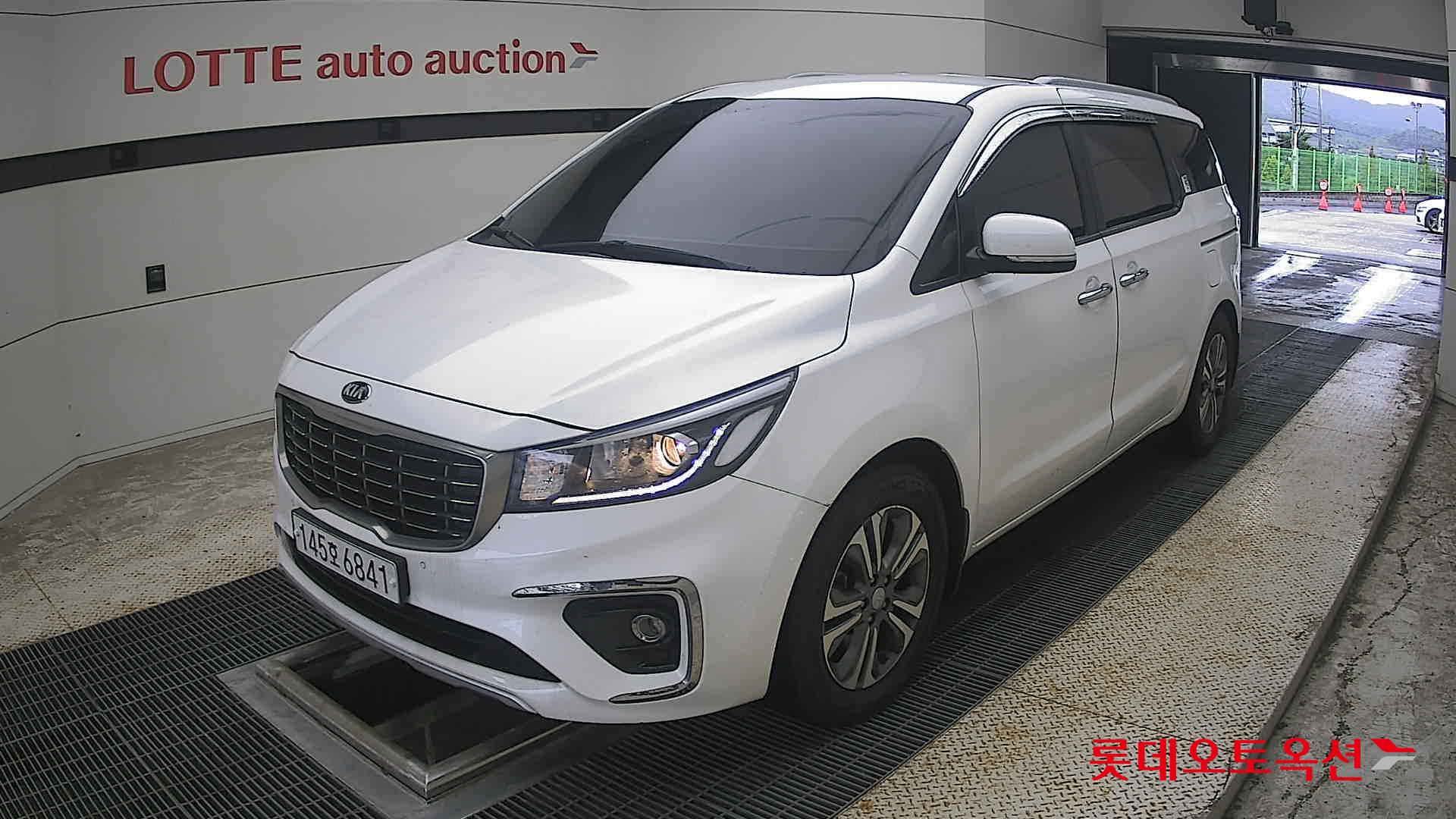 2020 - kia carnival