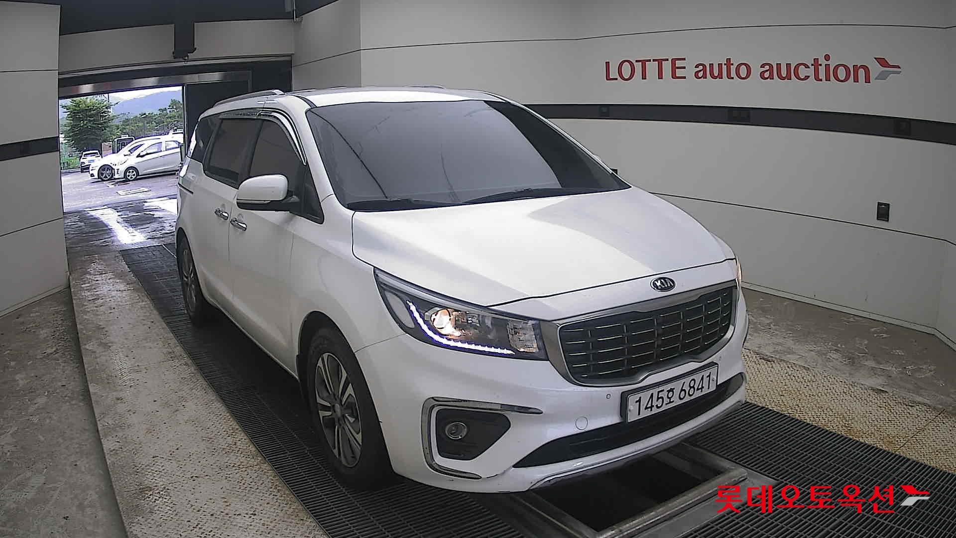 2020 - kia carnival