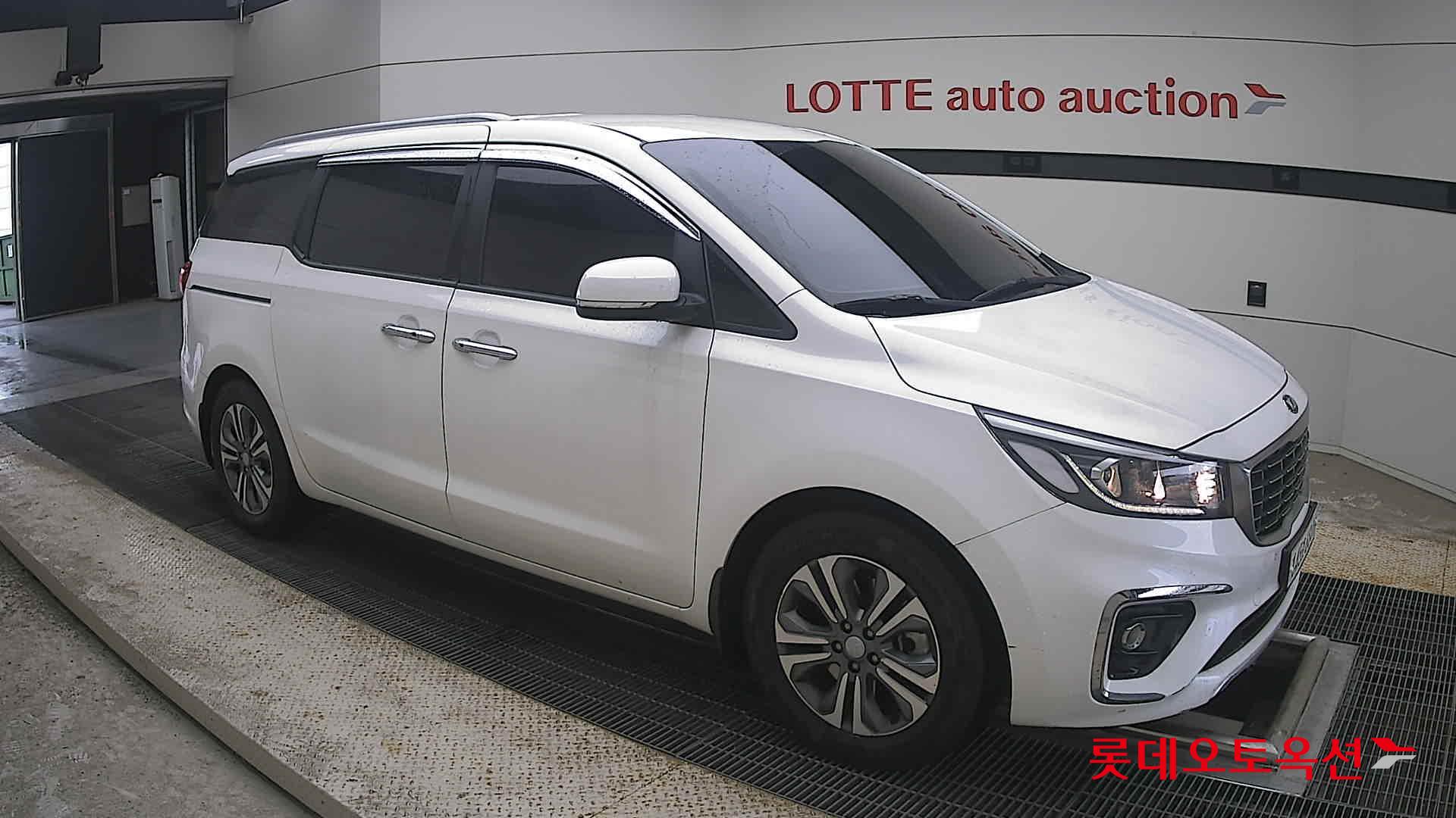 2020 - kia carnival