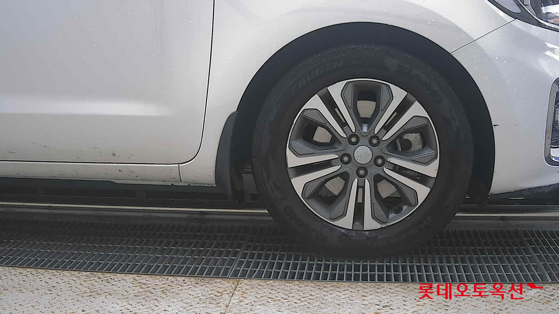 2020 - kia carnival
