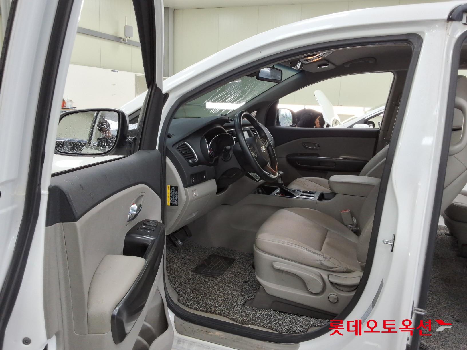2020 - kia carnival