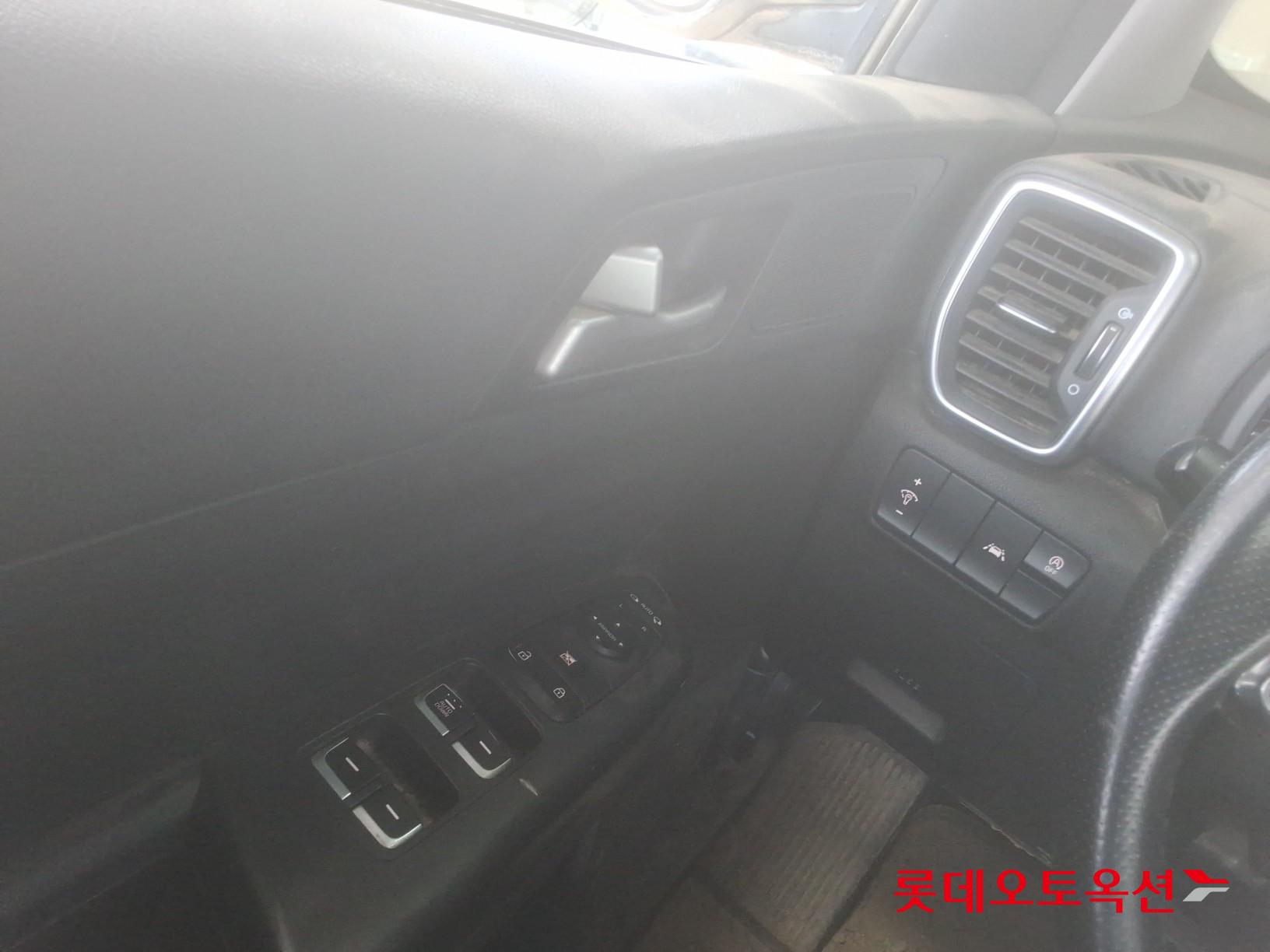 2022 - kia sportage