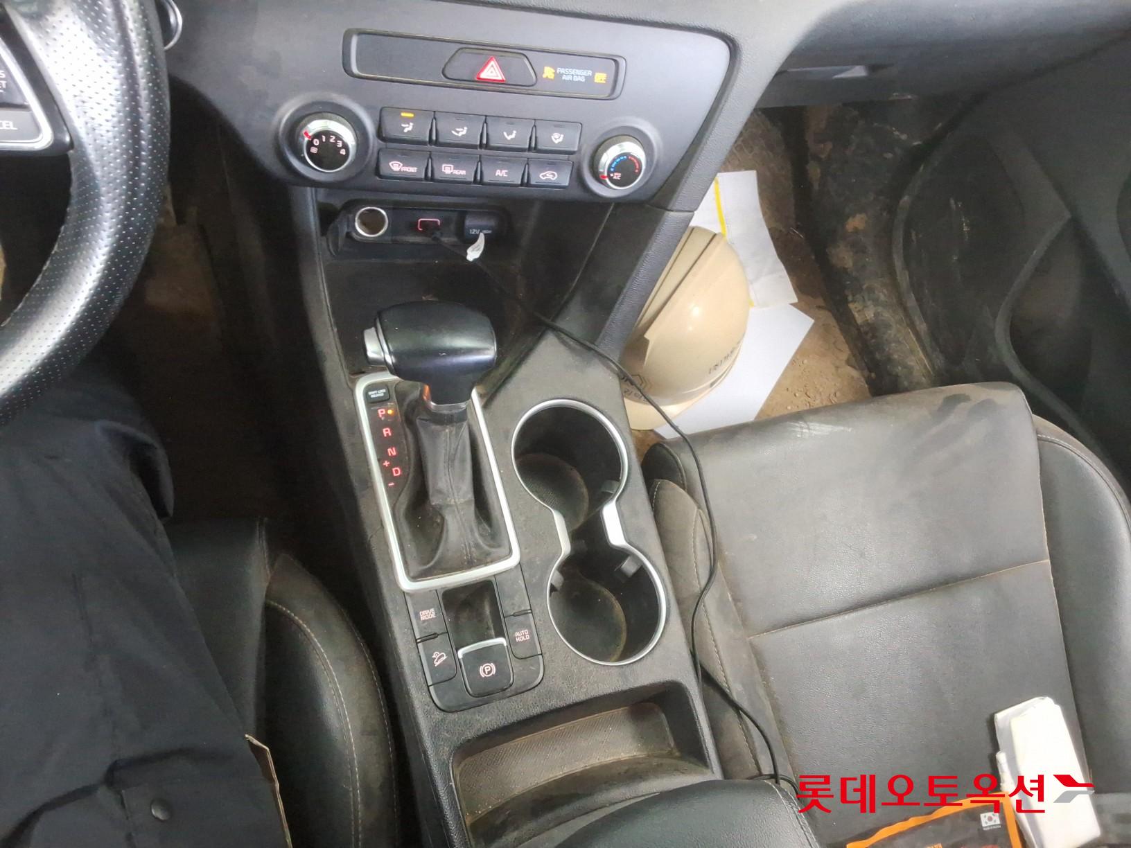 2022 - kia sportage