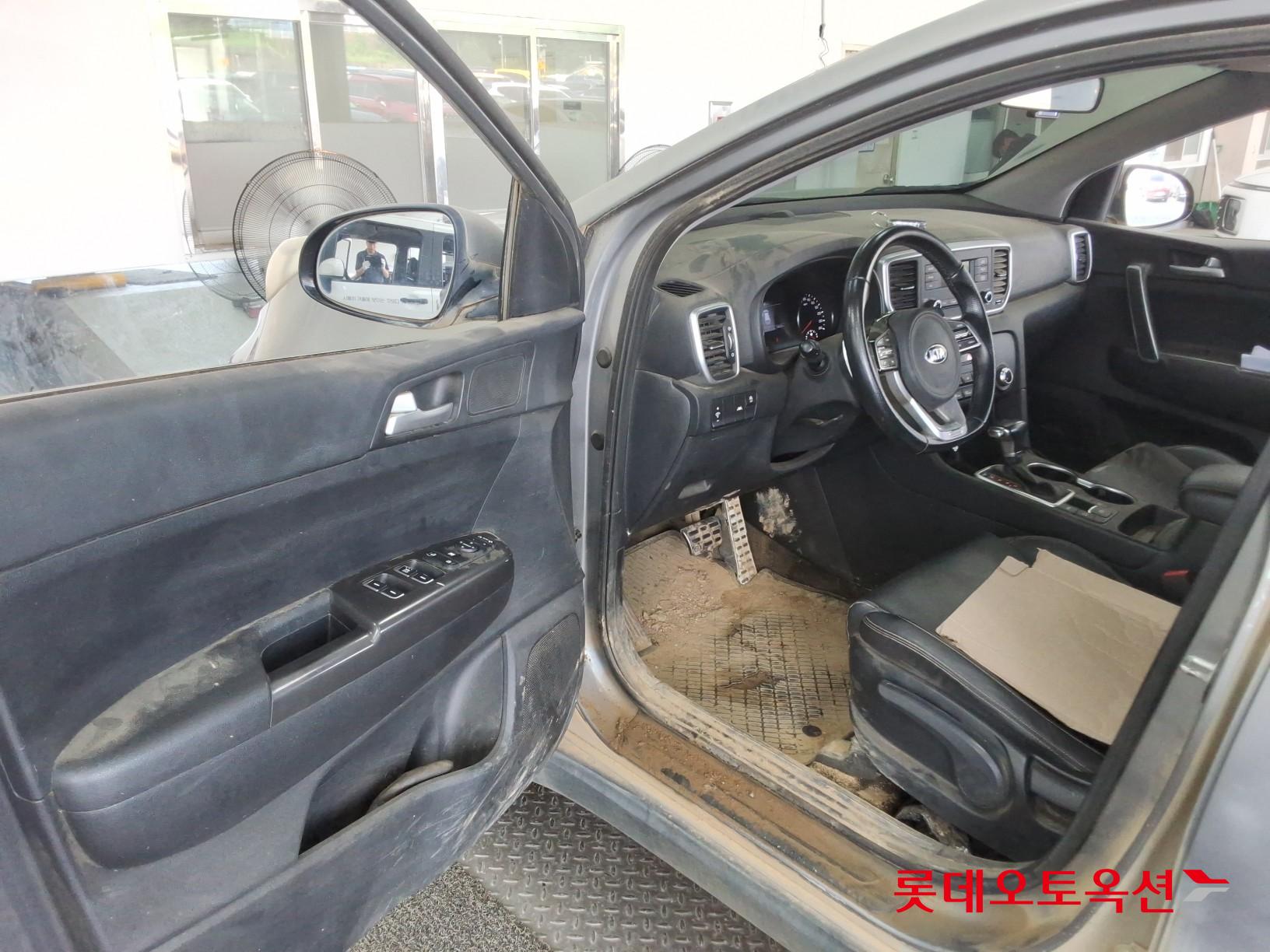2022 - kia sportage