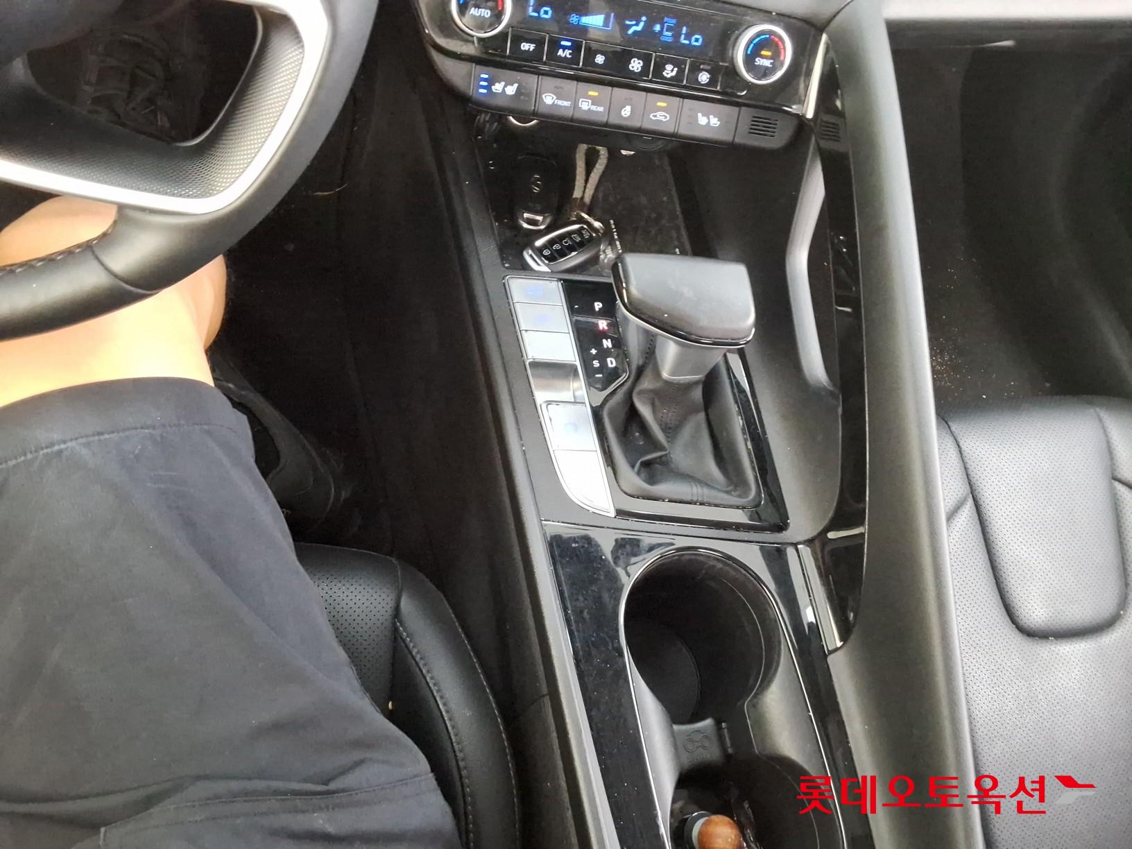 هيونداي أفانتي 2023 MODERN