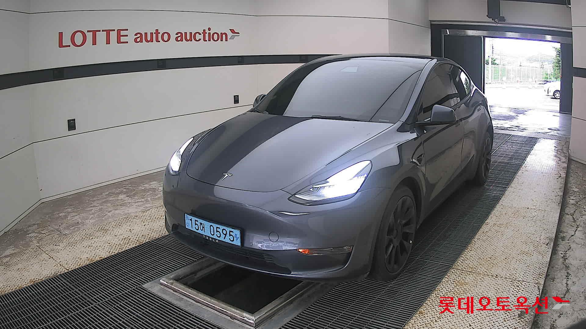 2022 - tesla model y