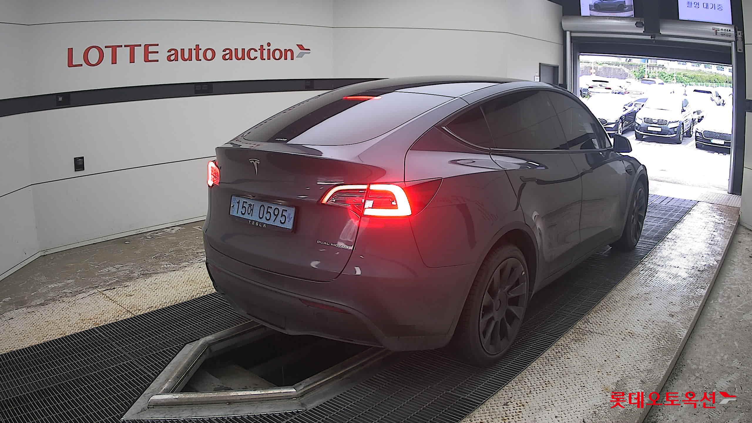 2022 - tesla model y
